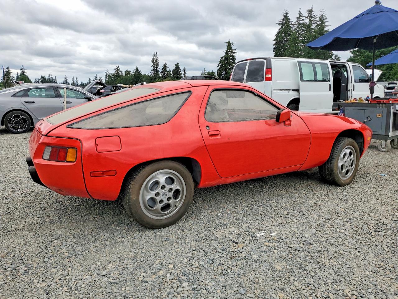 1981 Porsche 928 Red vin: WP0JA0928BS820789