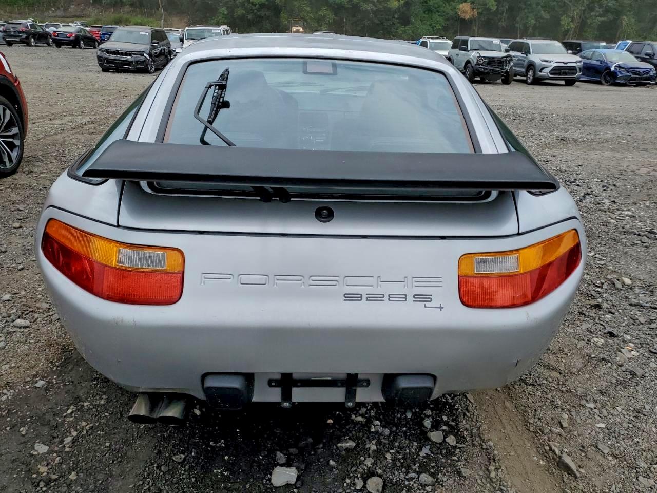 1988 Porsche 928 S-4 Silver vin: WP0JB0927JS861569