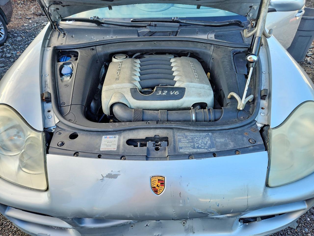 2005 Porsche Cayenne Silver vin: WP1AA29P05LA24607