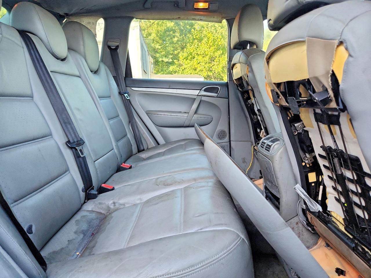 2005 Porsche Cayenne Silver vin: WP1AA29P05LA24607