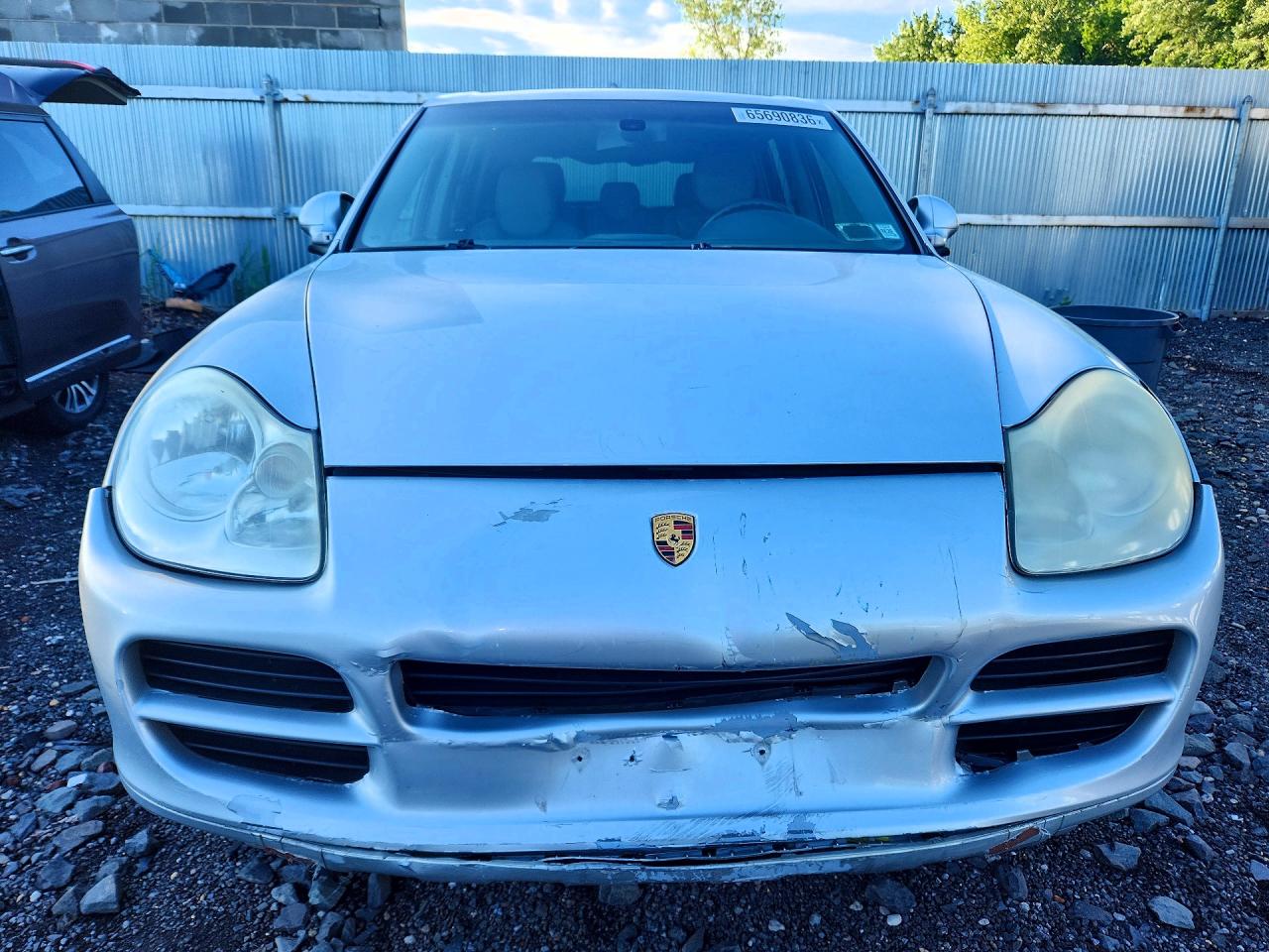 2005 Porsche Cayenne Silver vin: WP1AA29P05LA24607