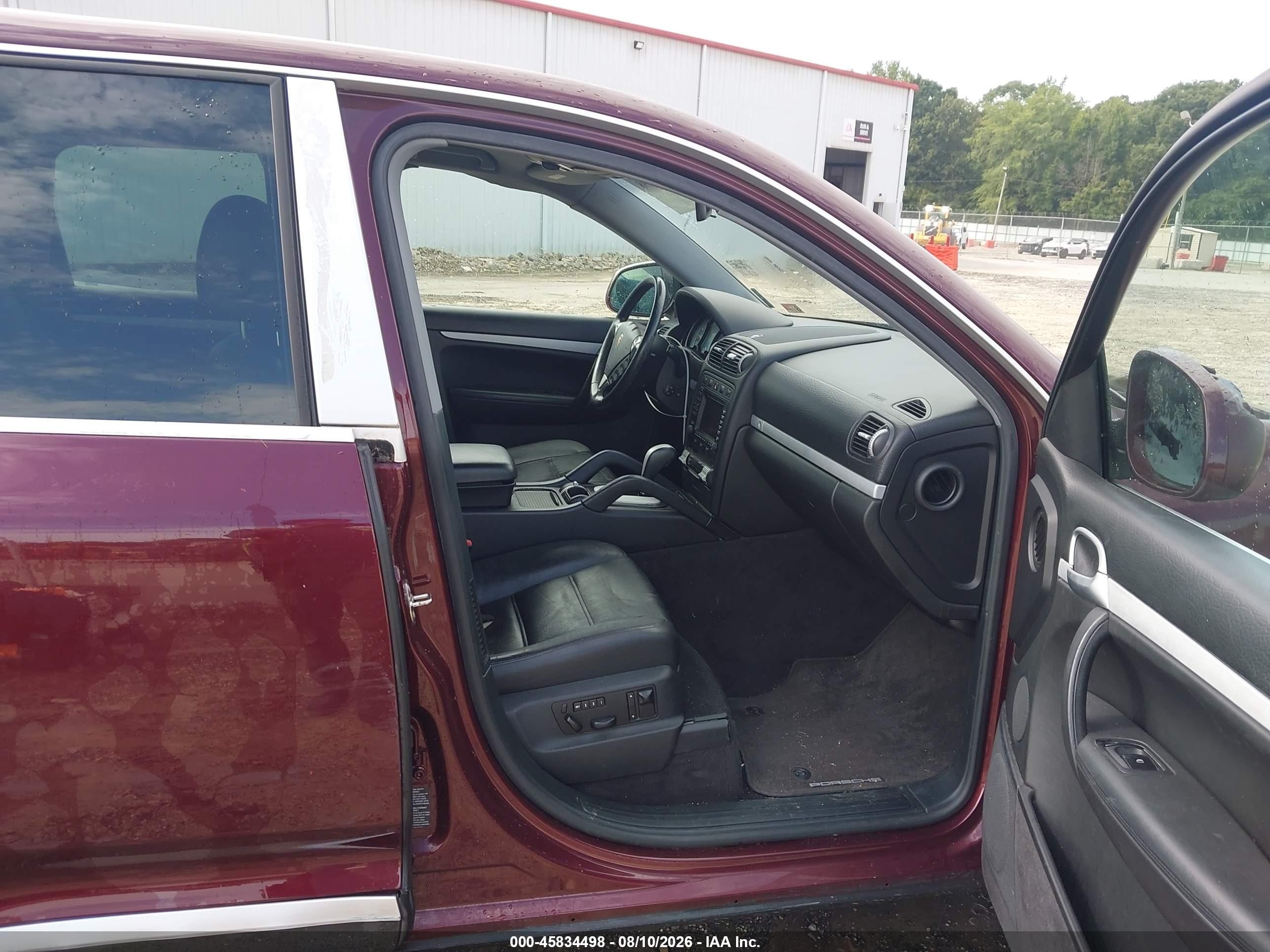 2004 Porsche Cayenne V6 Burgundy vin: WP1AA29P14LA24386