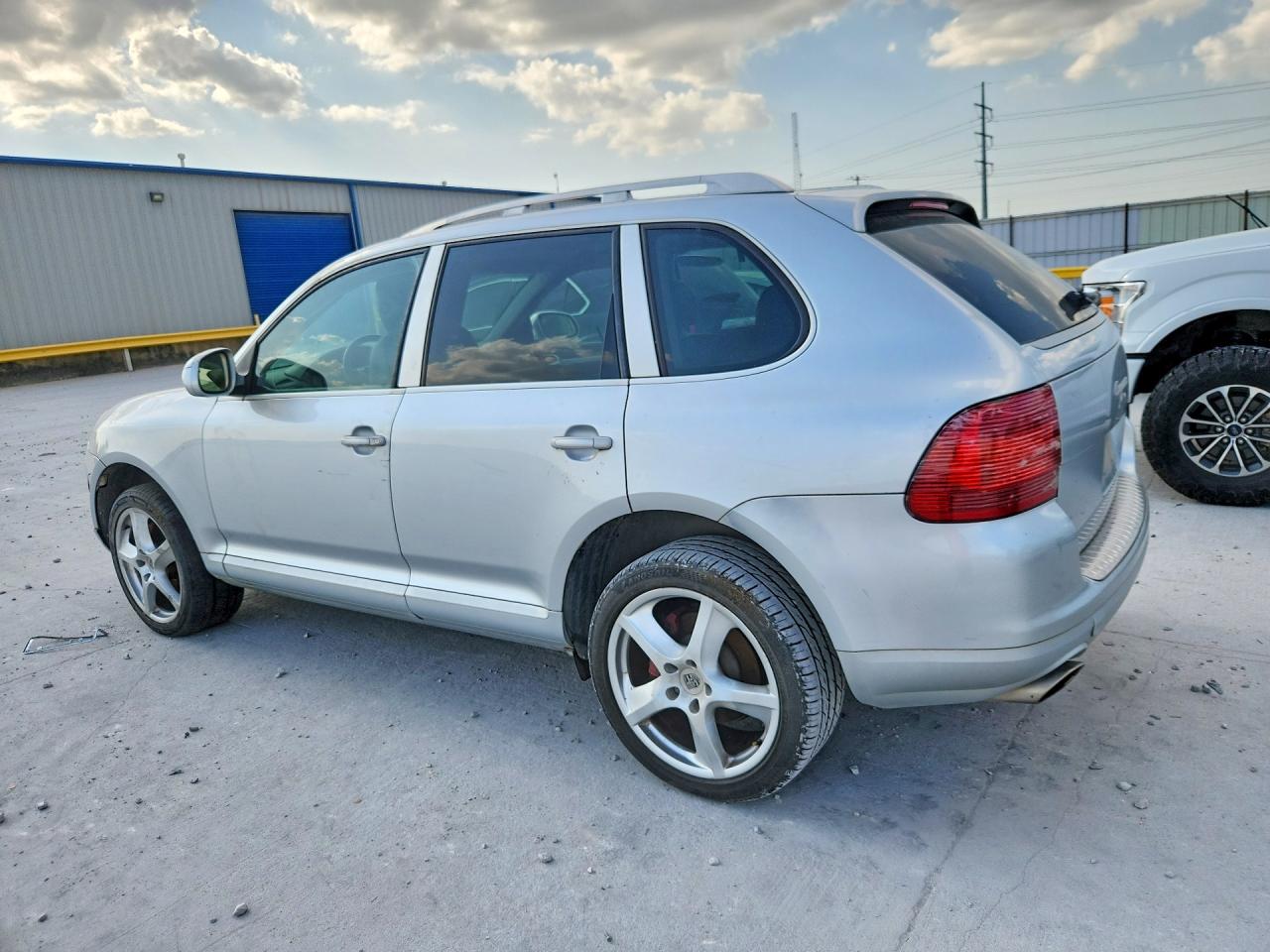 2005 Porsche Cayenne Silver vin: WP1AA29P15LA22090