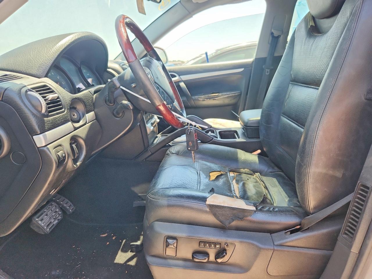 2005 Porsche Cayenne Silver vin: WP1AA29P15LA22090