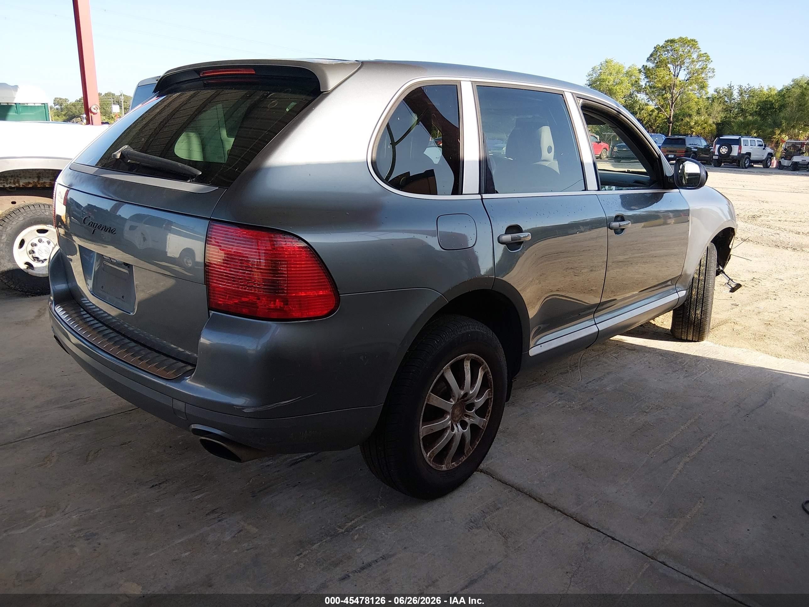 2005 Porsche Cayenne   Gray vin: WP1AA29P15LA23157