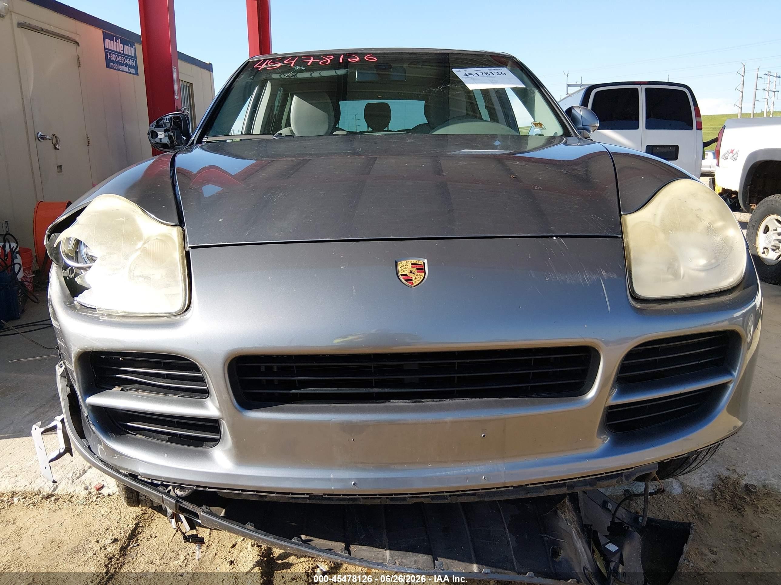2005 Porsche Cayenne   Gray vin: WP1AA29P15LA23157