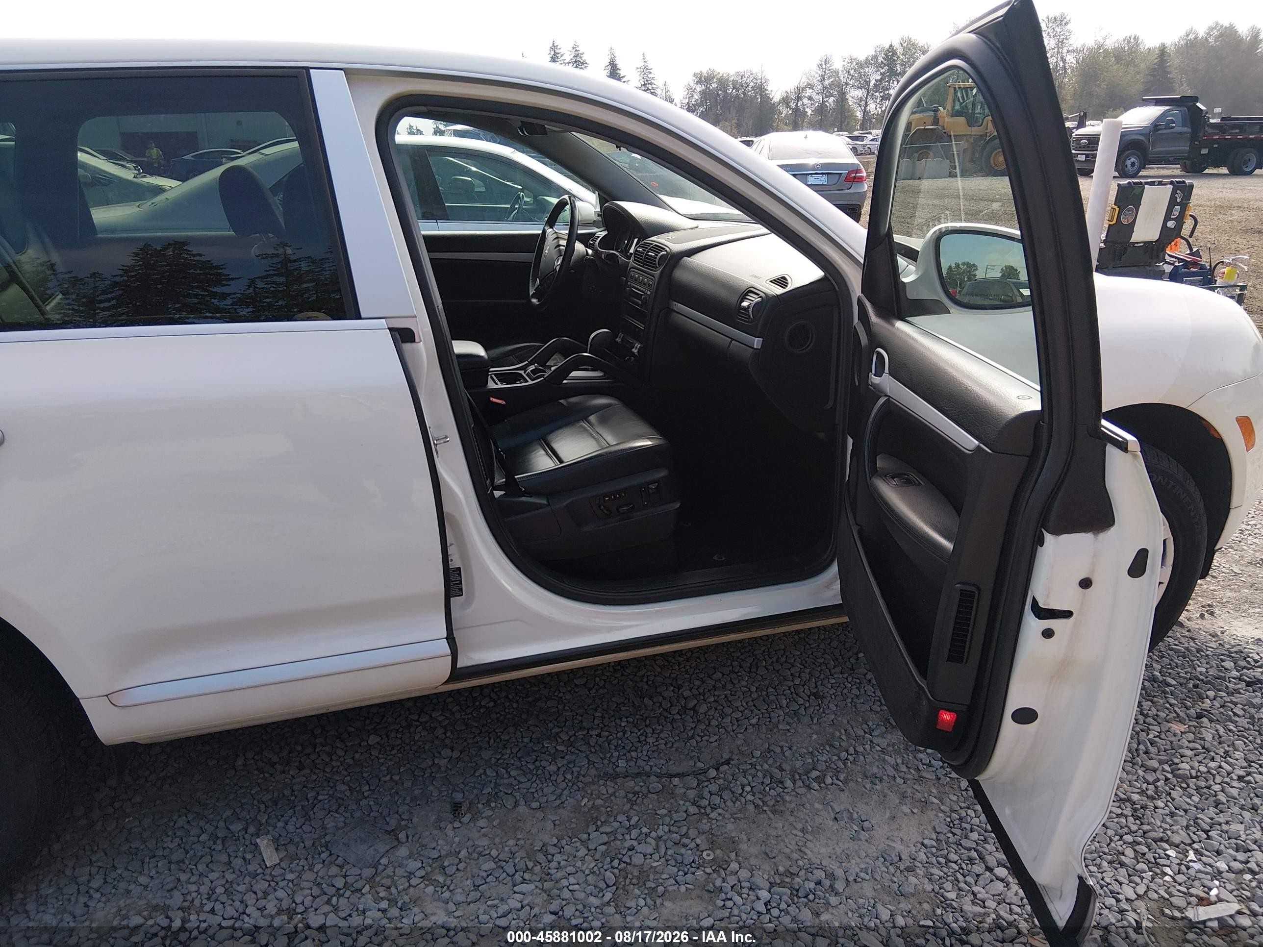 2006 Porsche Cayenne   Белый vin: WP1AA29P16LA26092