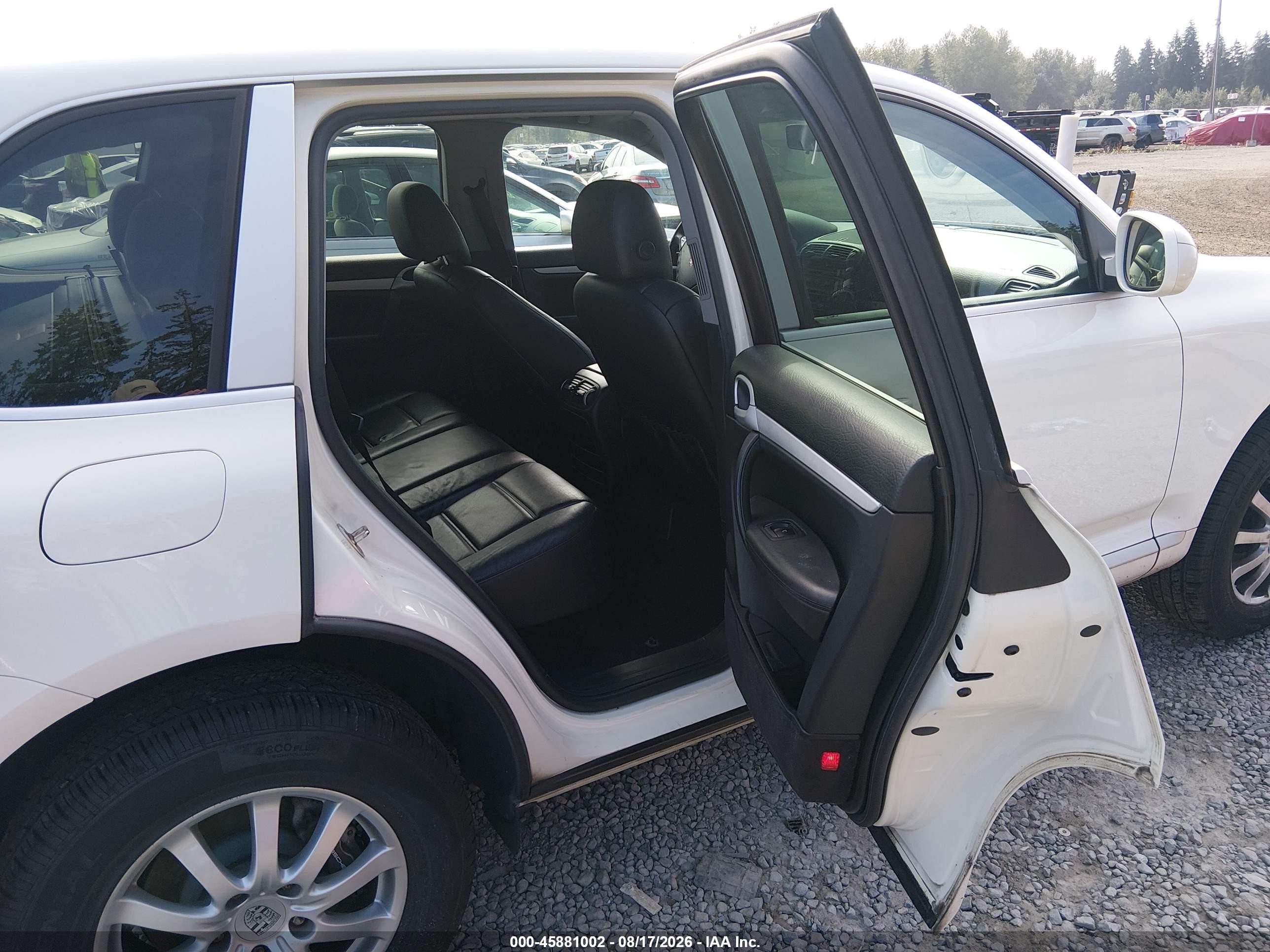 2006 Porsche Cayenne   Белый vin: WP1AA29P16LA26092