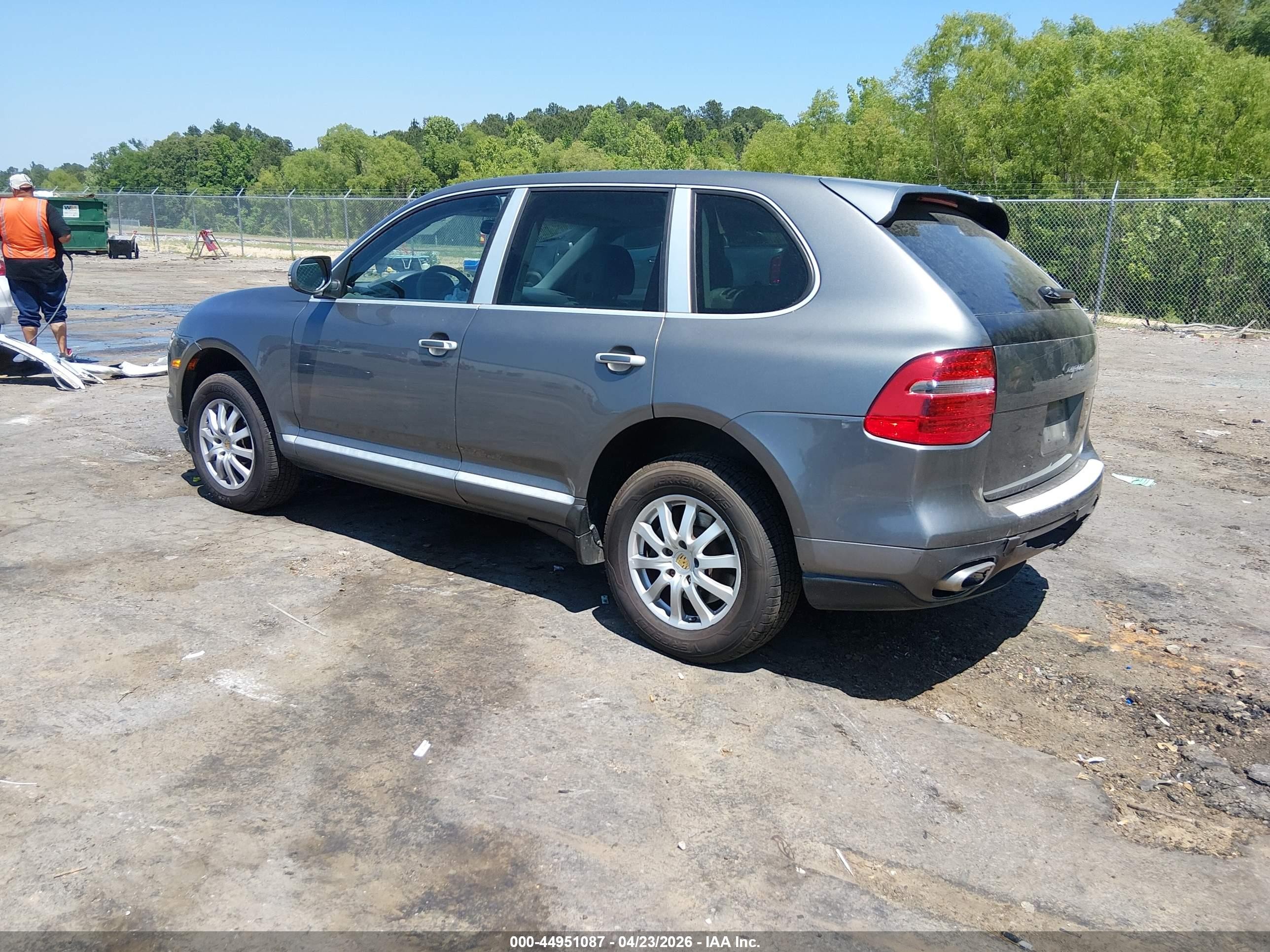 2008 Porsche Cayenne   Gray vin: WP1AA29P28LA12821