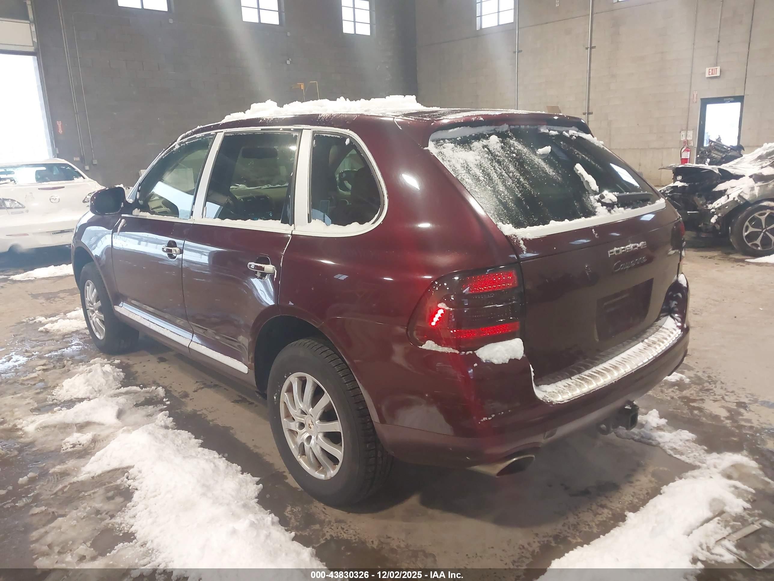 2005 Porsche Cayenne   Maroon vin: WP1AA29P35LA23693