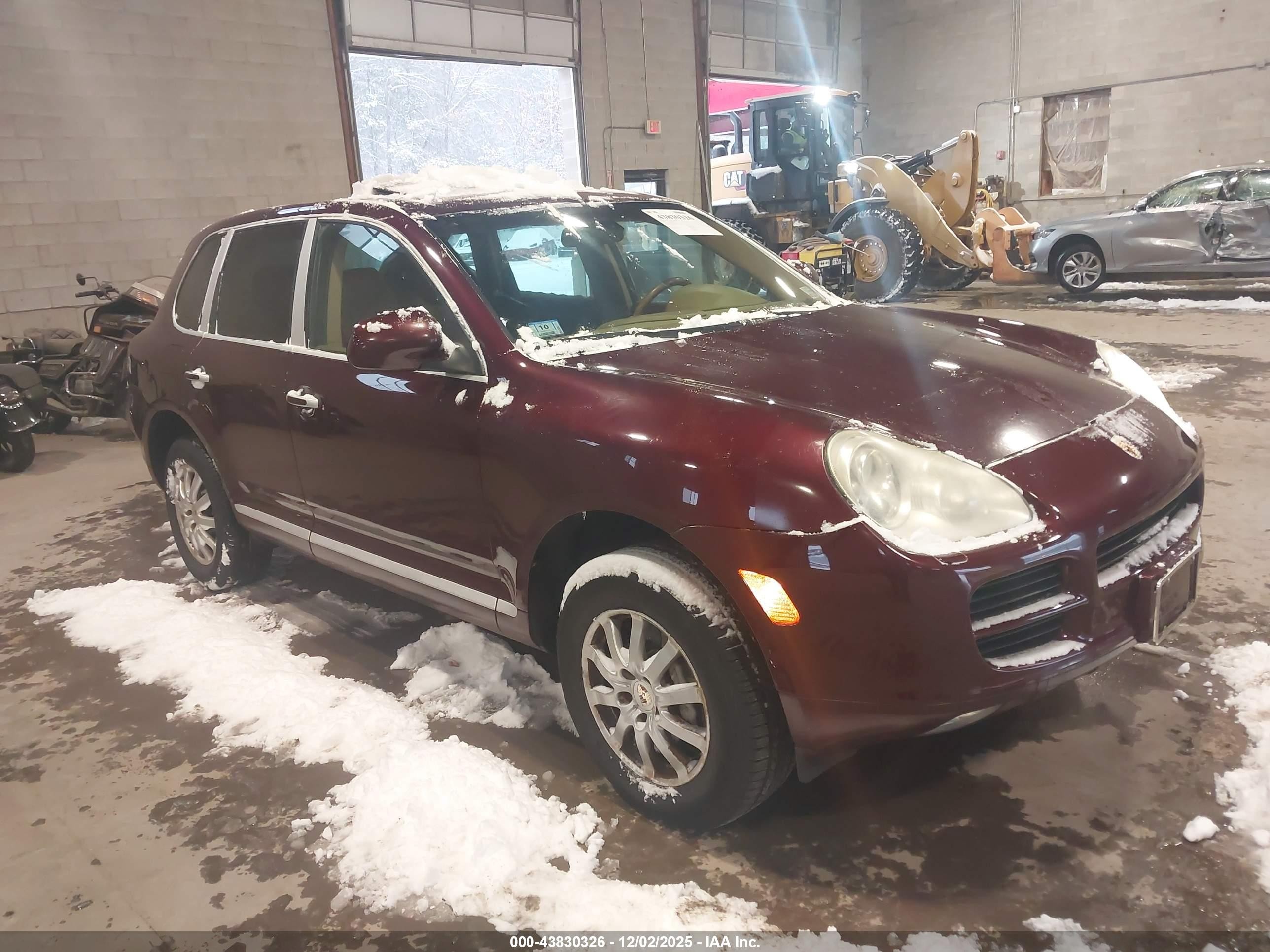 2005 Porsche Cayenne   Maroon vin: WP1AA29P35LA23693