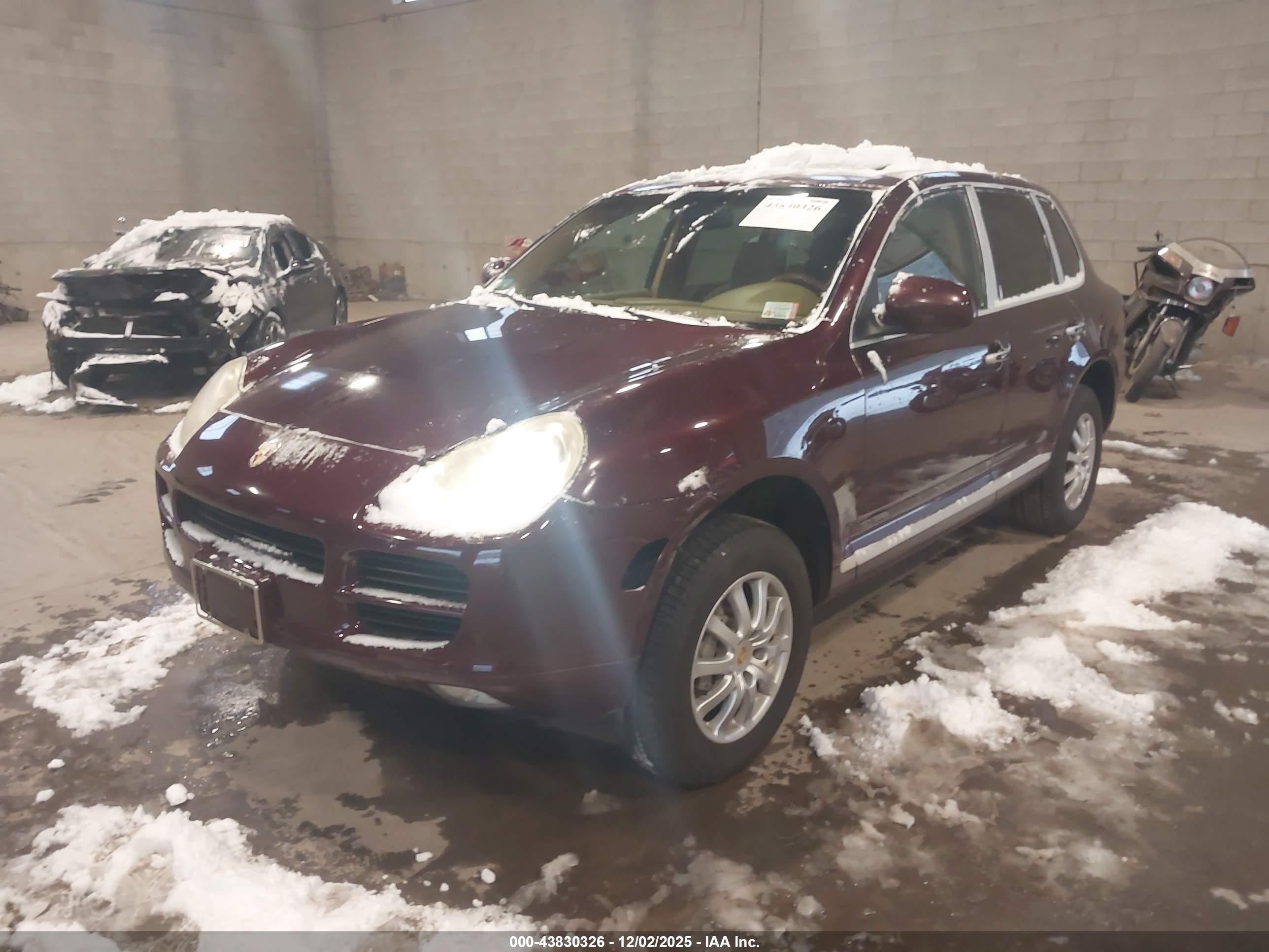 2005 Porsche Cayenne   Maroon vin: WP1AA29P35LA23693