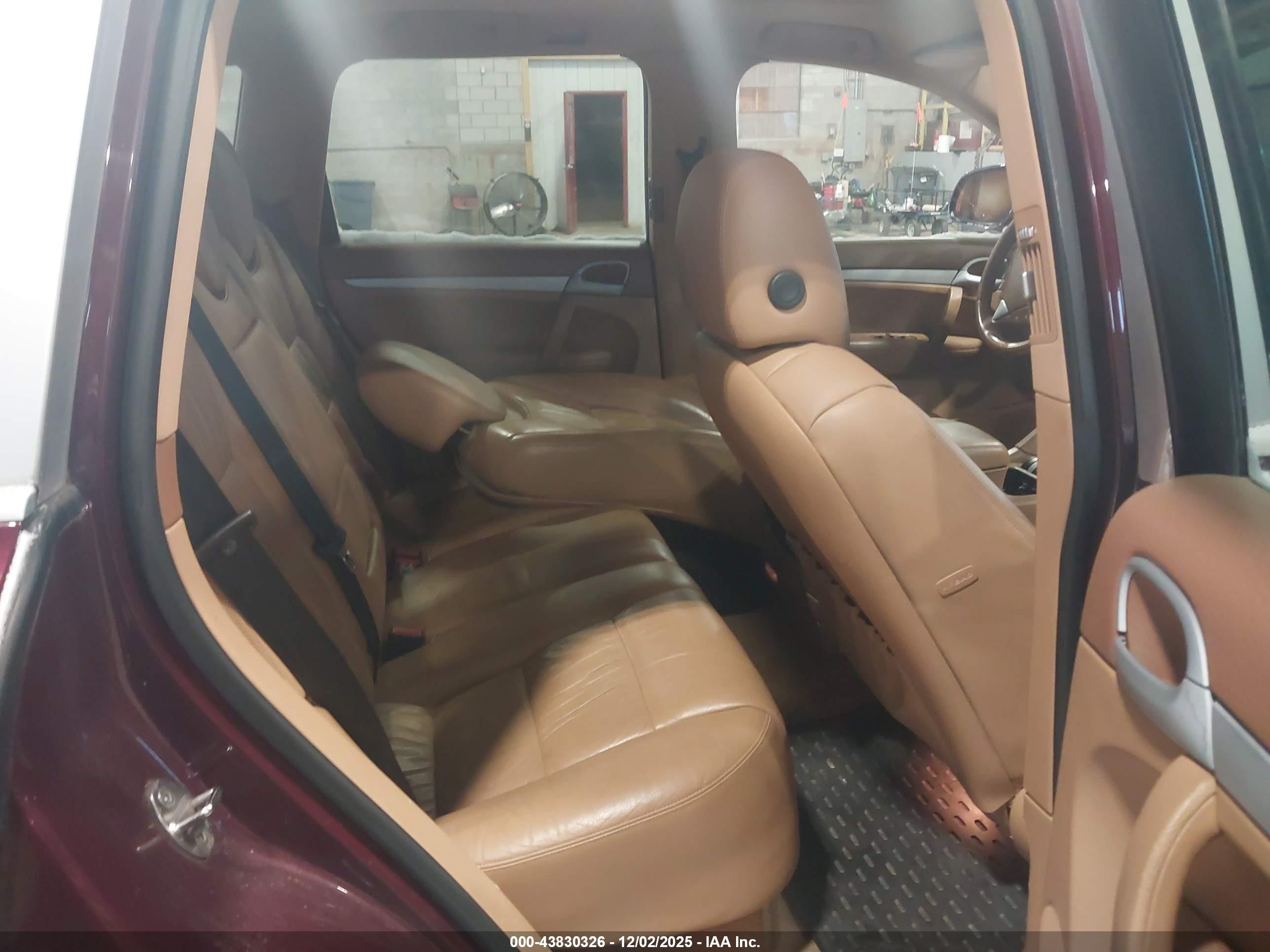 2005 Porsche Cayenne   Maroon vin: WP1AA29P35LA23693