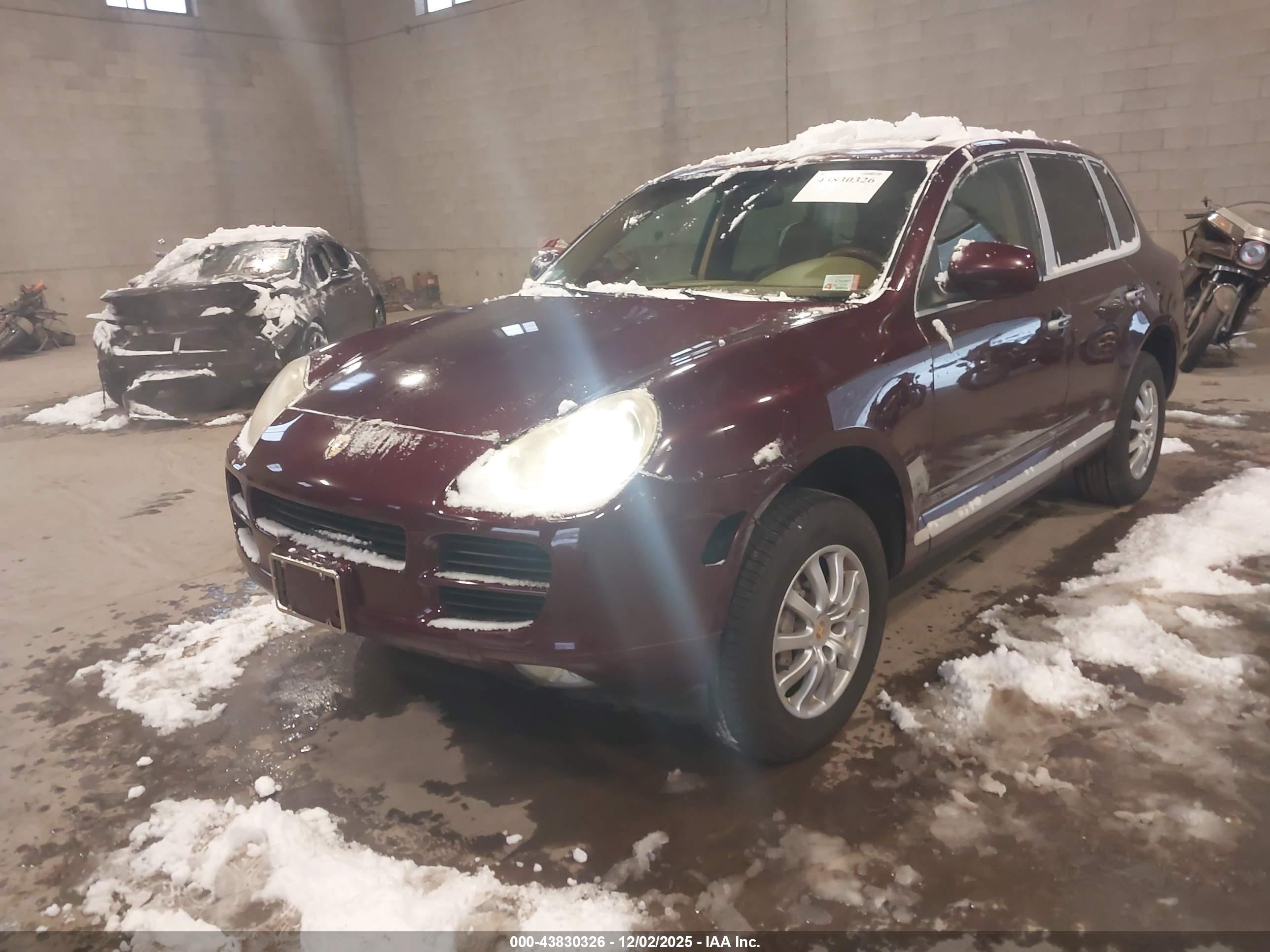 2005 Porsche Cayenne   Maroon vin: WP1AA29P35LA23693