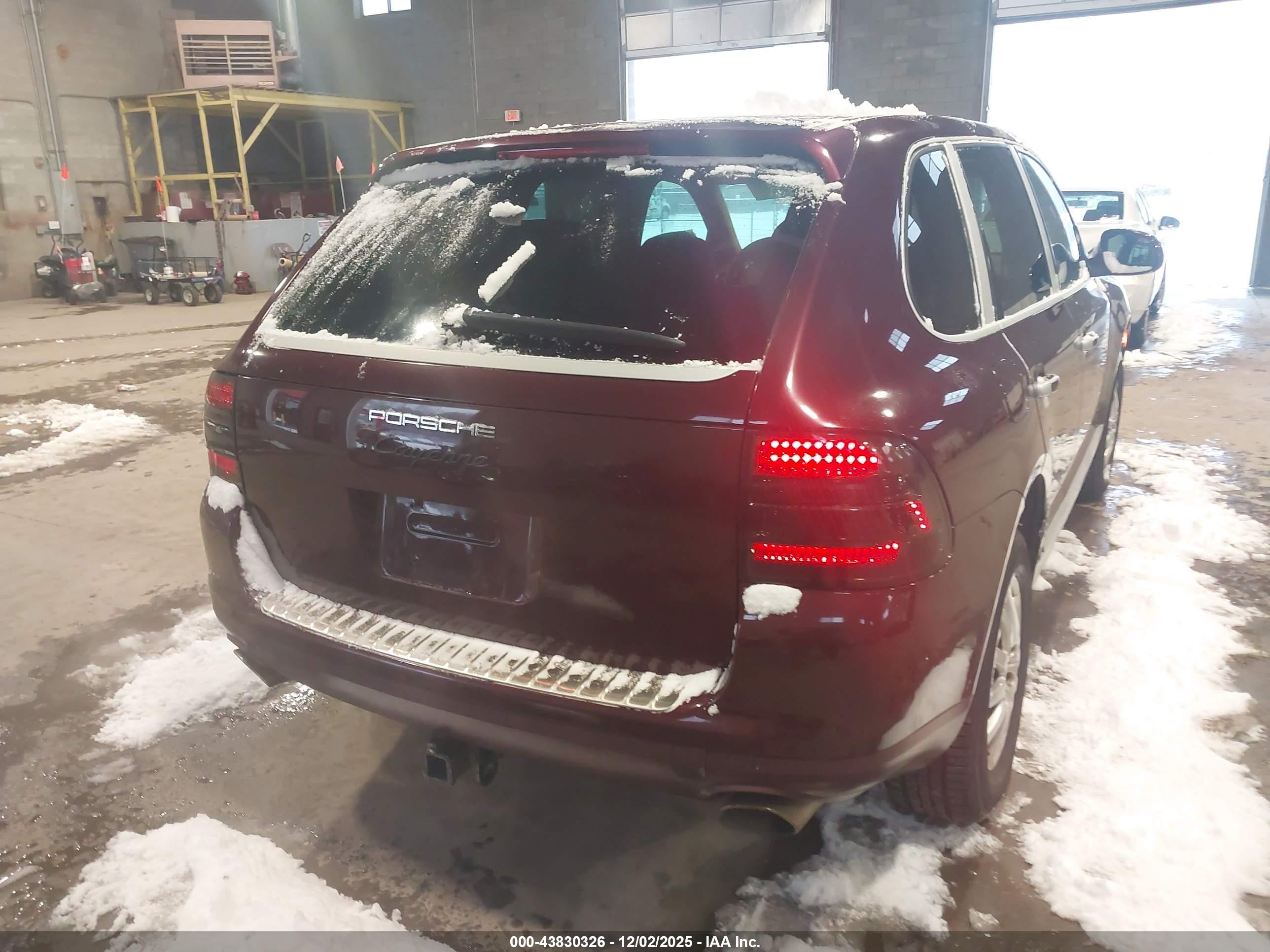 2005 Porsche Cayenne   Maroon vin: WP1AA29P35LA23693