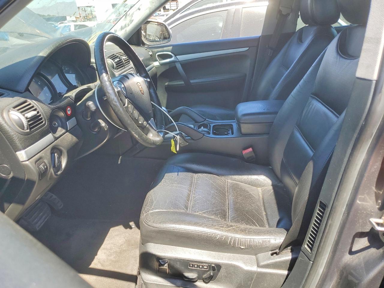 2004 Porsche Cayenne Silver vin: WP1AA29P44LA23717