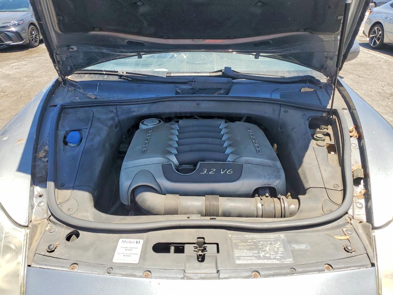 2004 Porsche Cayenne Silver vin: WP1AA29P44LA23717