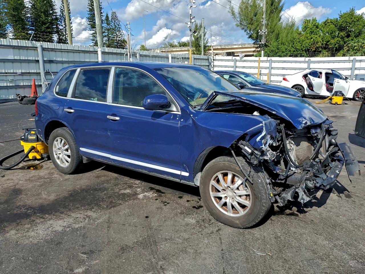 2006 Porsche Cayenne Blue vin: WP1AA29P46LA27592