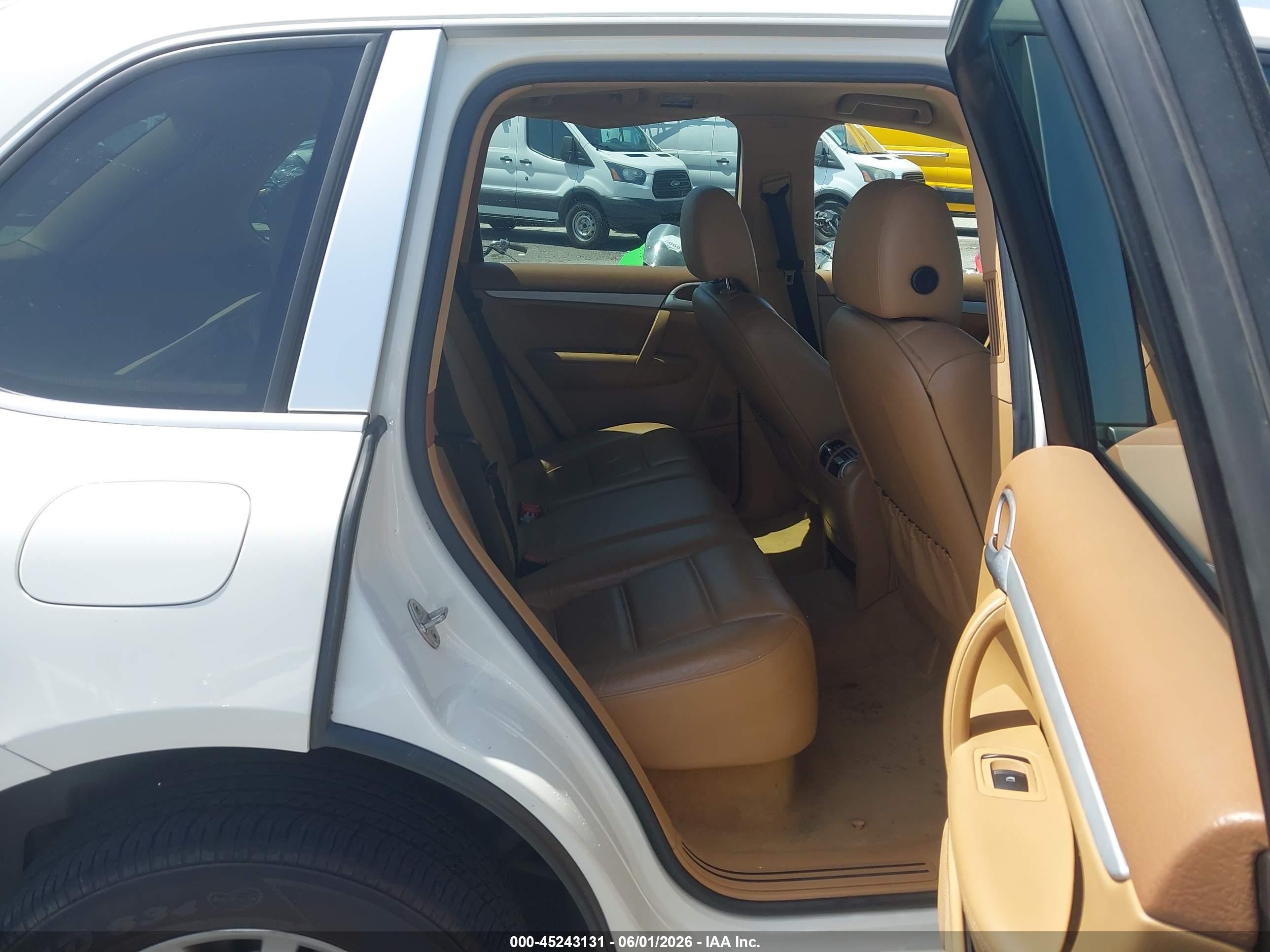 2006 Porsche Cayenne   White vin: WP1AA29P66LA22555