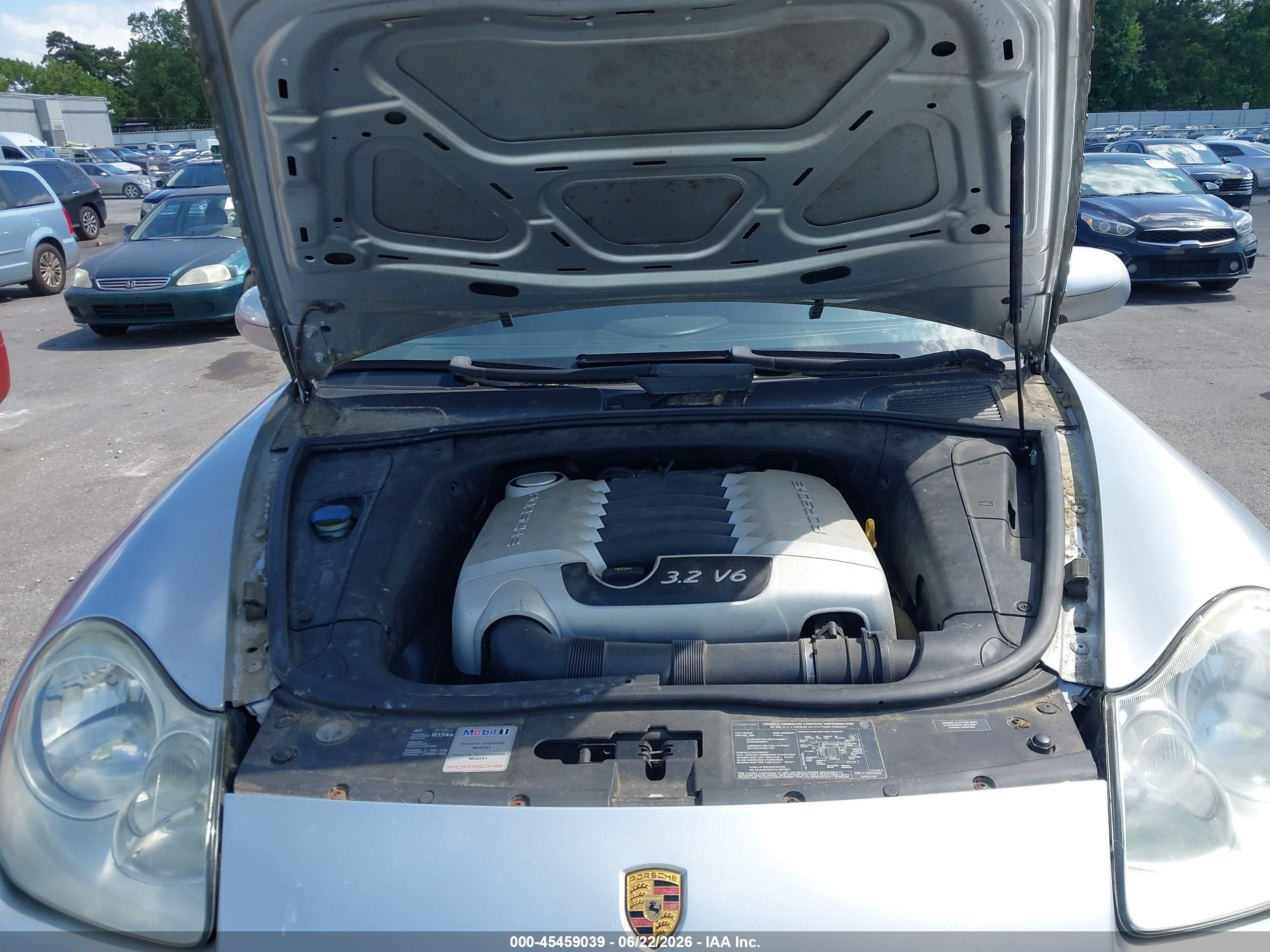 2006 Porsche Cayenne   Серебряный vin: WP1AA29P66LA26931