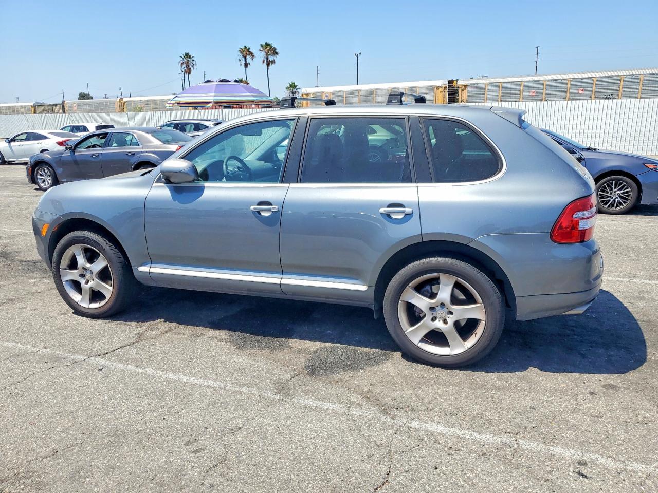 2005 Porsche Cayenne Gray vin: WP1AA29P75LA21994