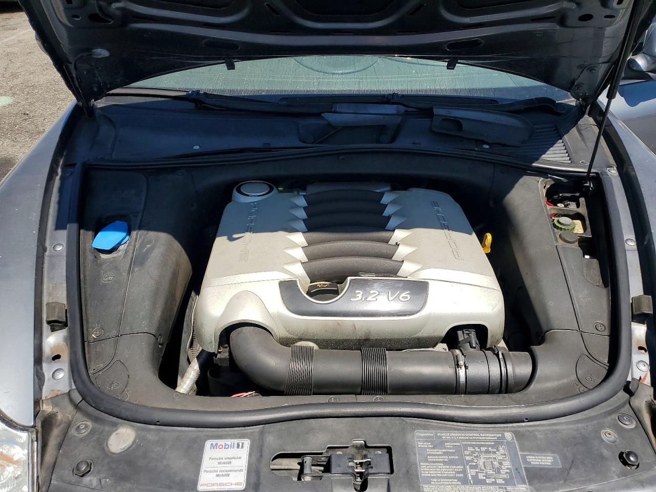 2005 Porsche Cayenne Gray vin: WP1AA29P75LA21994