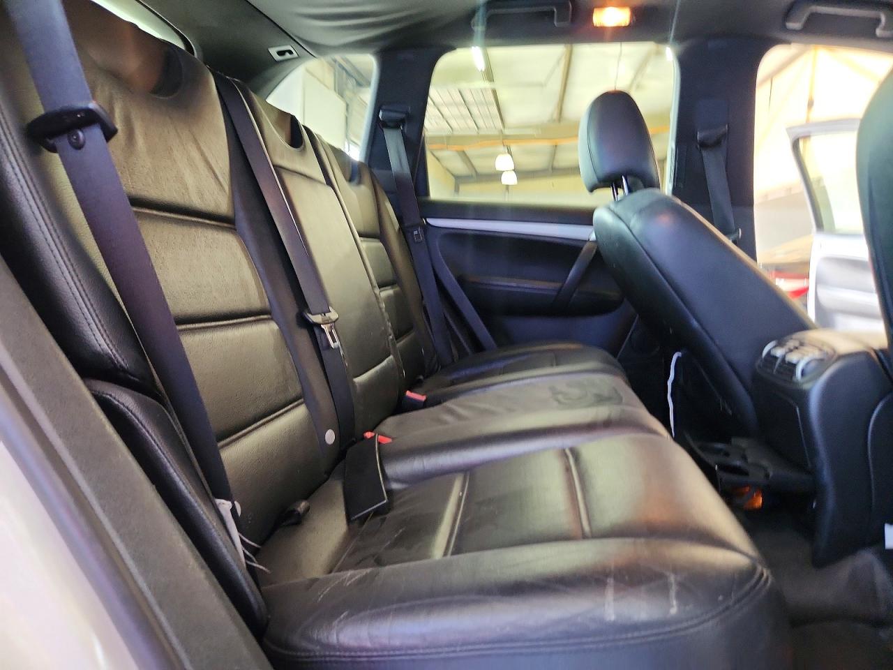 2008 Porsche Cayenne White vin: WP1AA29P98LA12427