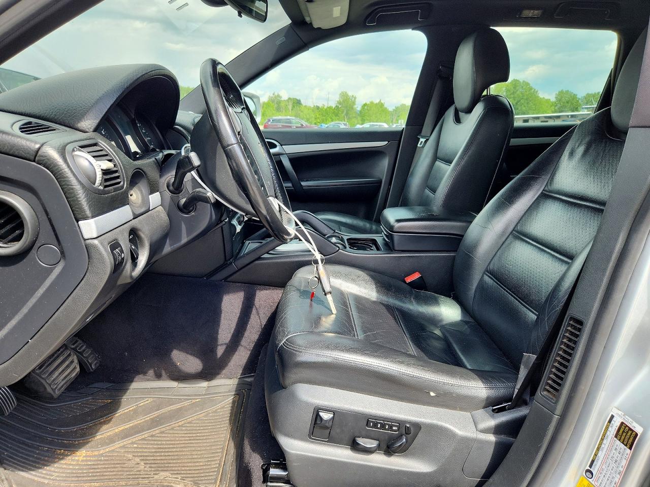 2008 Porsche Cayenne Silver vin: WP1AA29P98LA29227