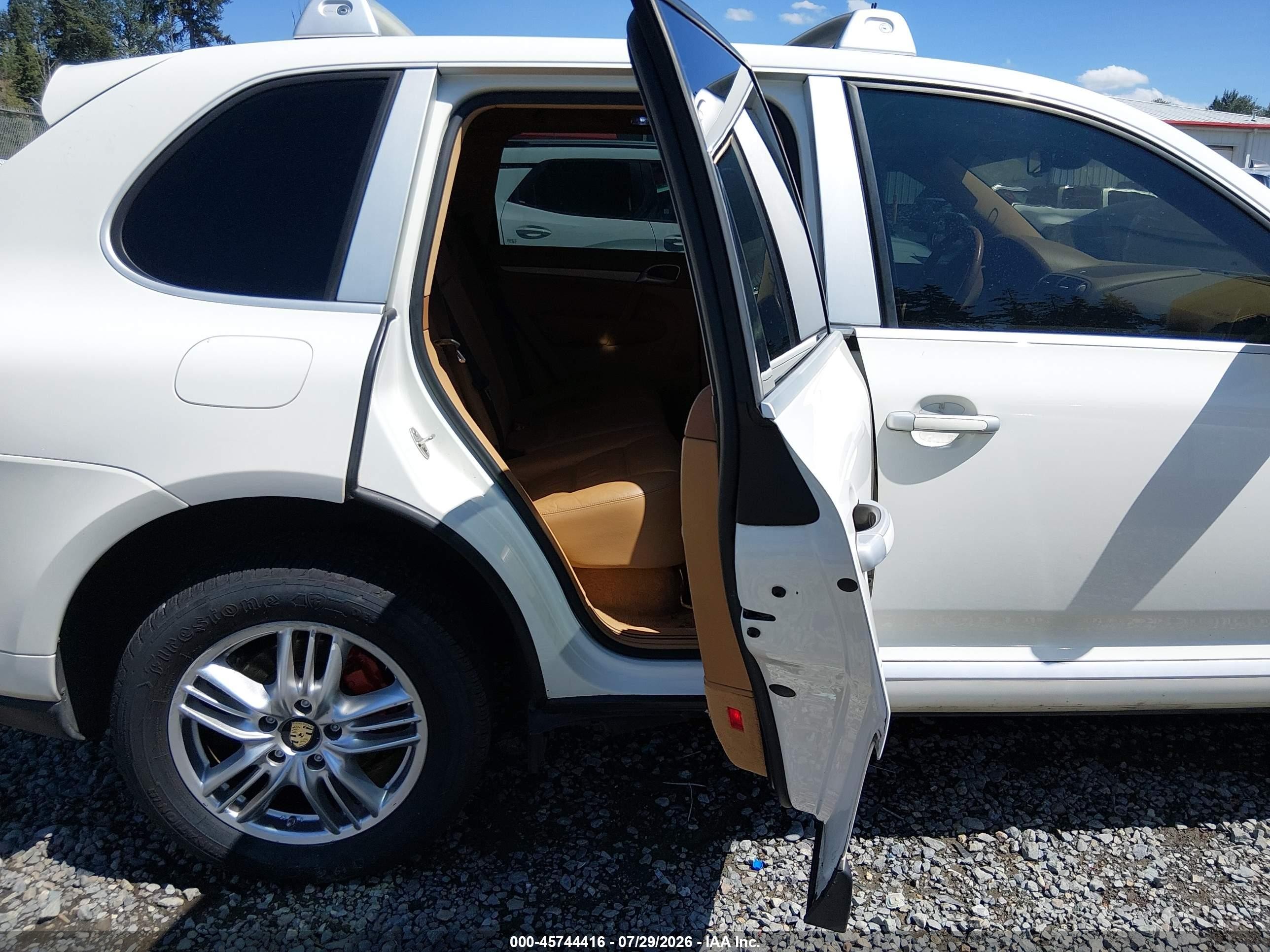 2008 Porsche Cayenne   White vin: WP1AA29PX8LA05454
