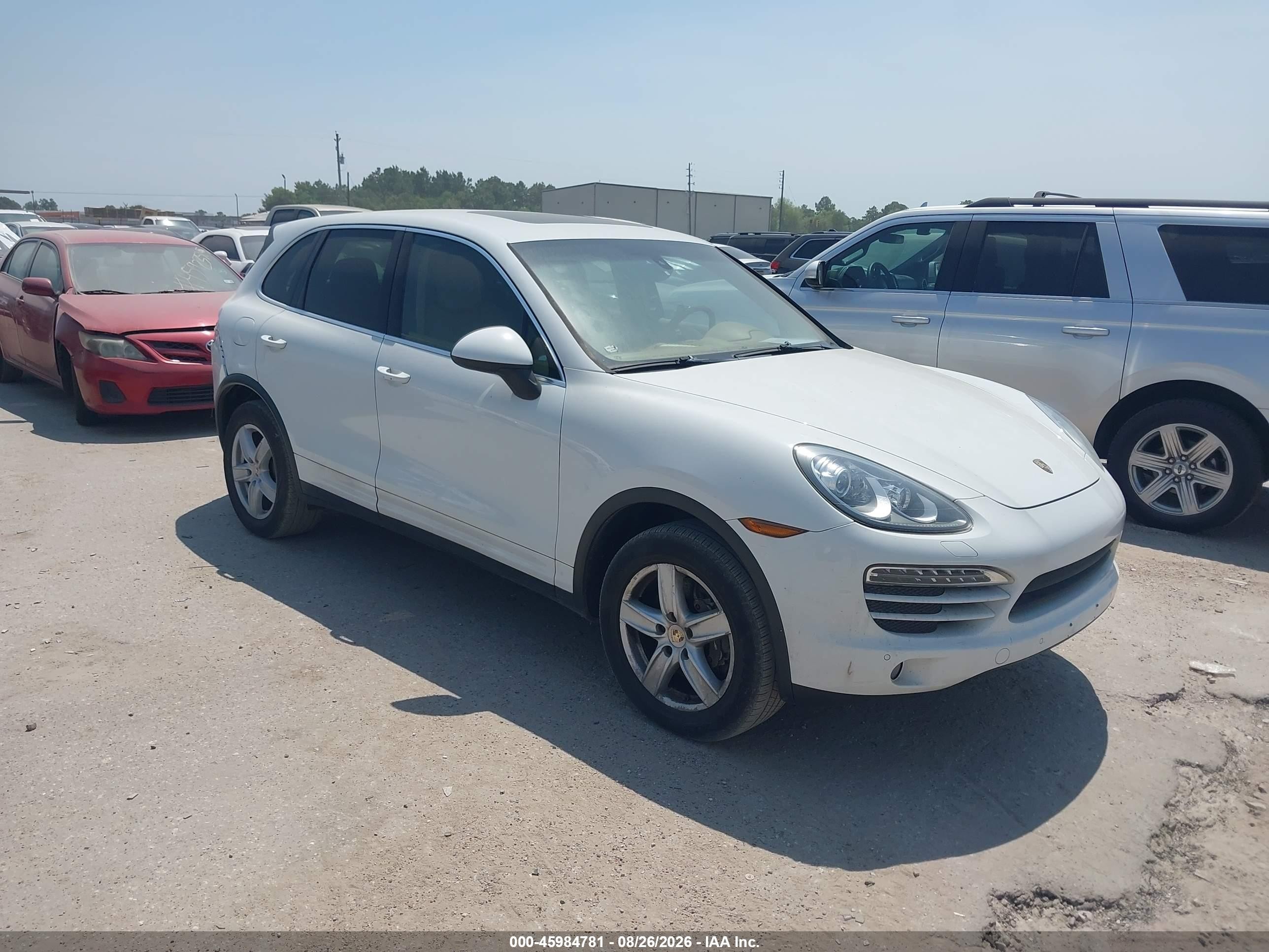 2012 Porsche Cayenne   White vin: WP1AA2A20CLA08095