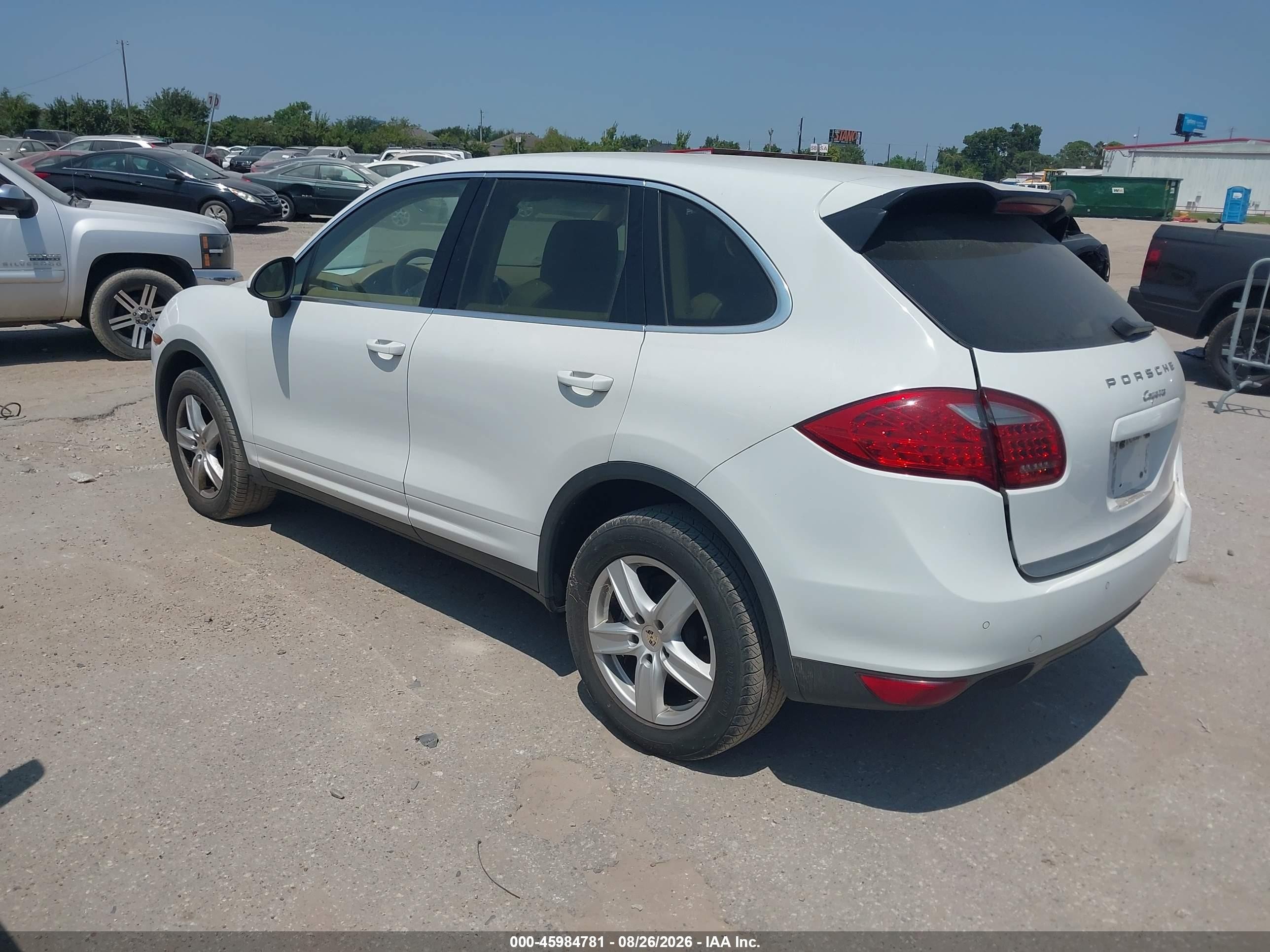 2012 Porsche Cayenne   White vin: WP1AA2A20CLA08095