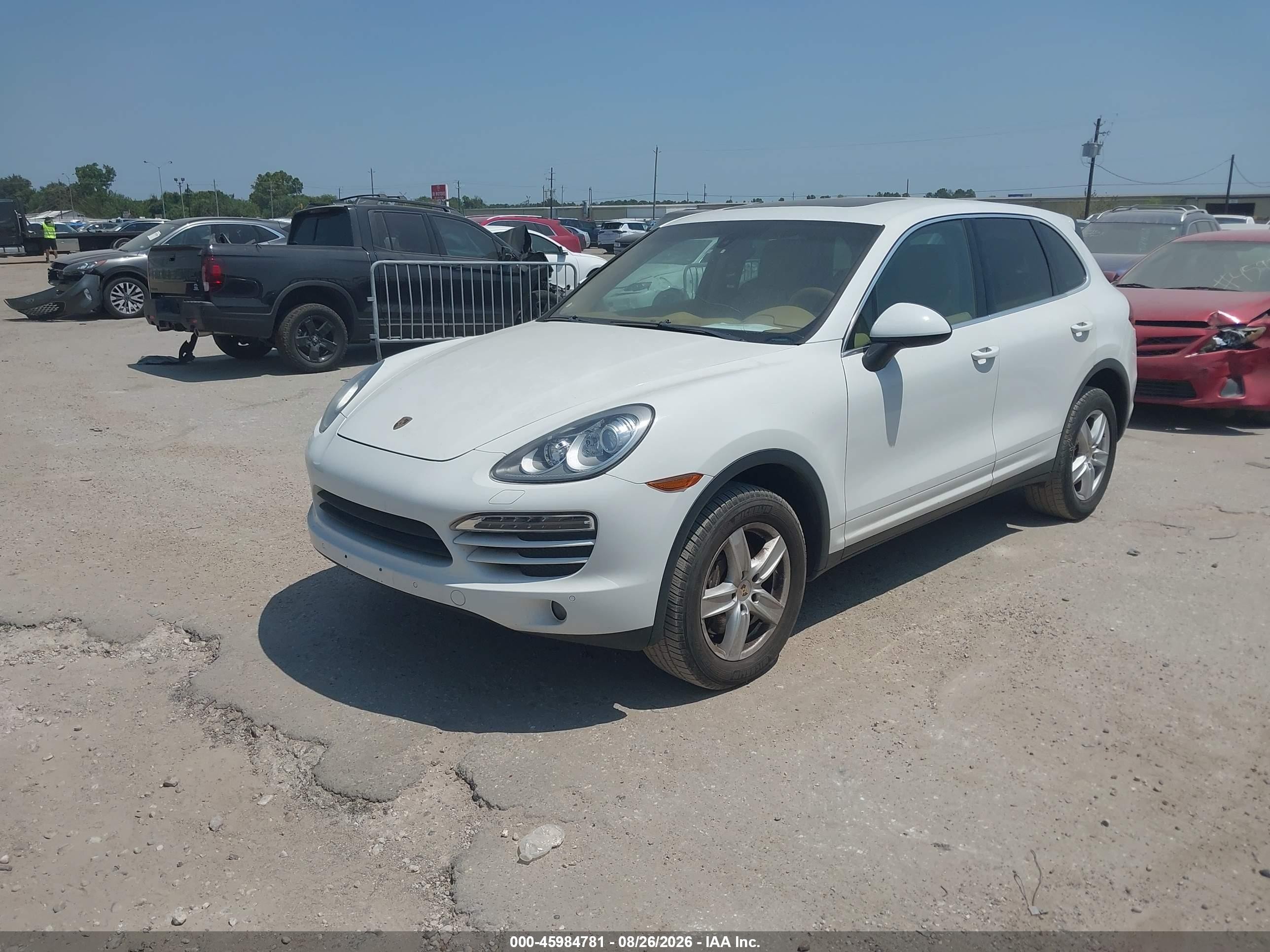 2012 Porsche Cayenne   White vin: WP1AA2A20CLA08095