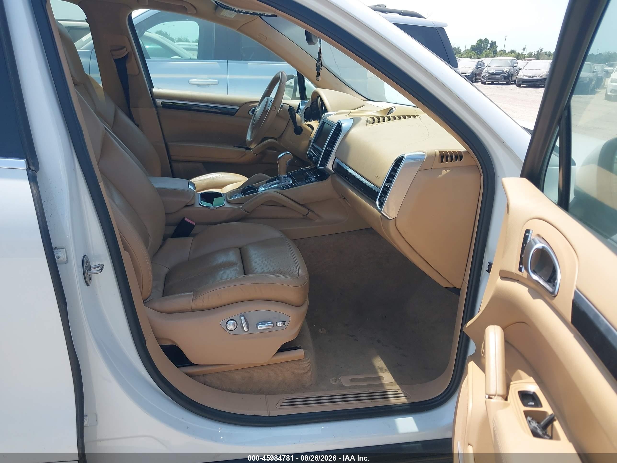 2012 Porsche Cayenne   White vin: WP1AA2A20CLA08095