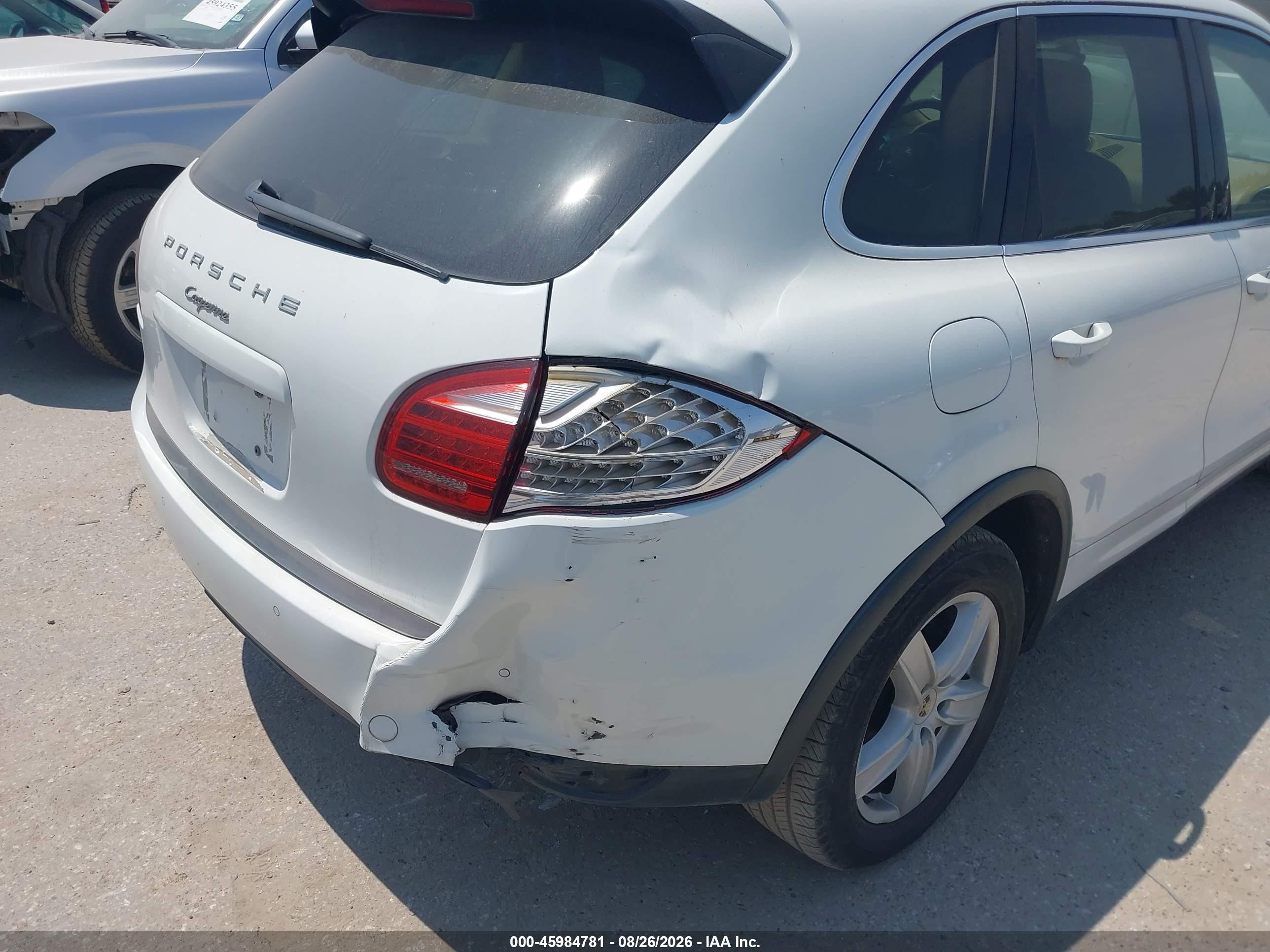2012 Porsche Cayenne   White vin: WP1AA2A20CLA08095