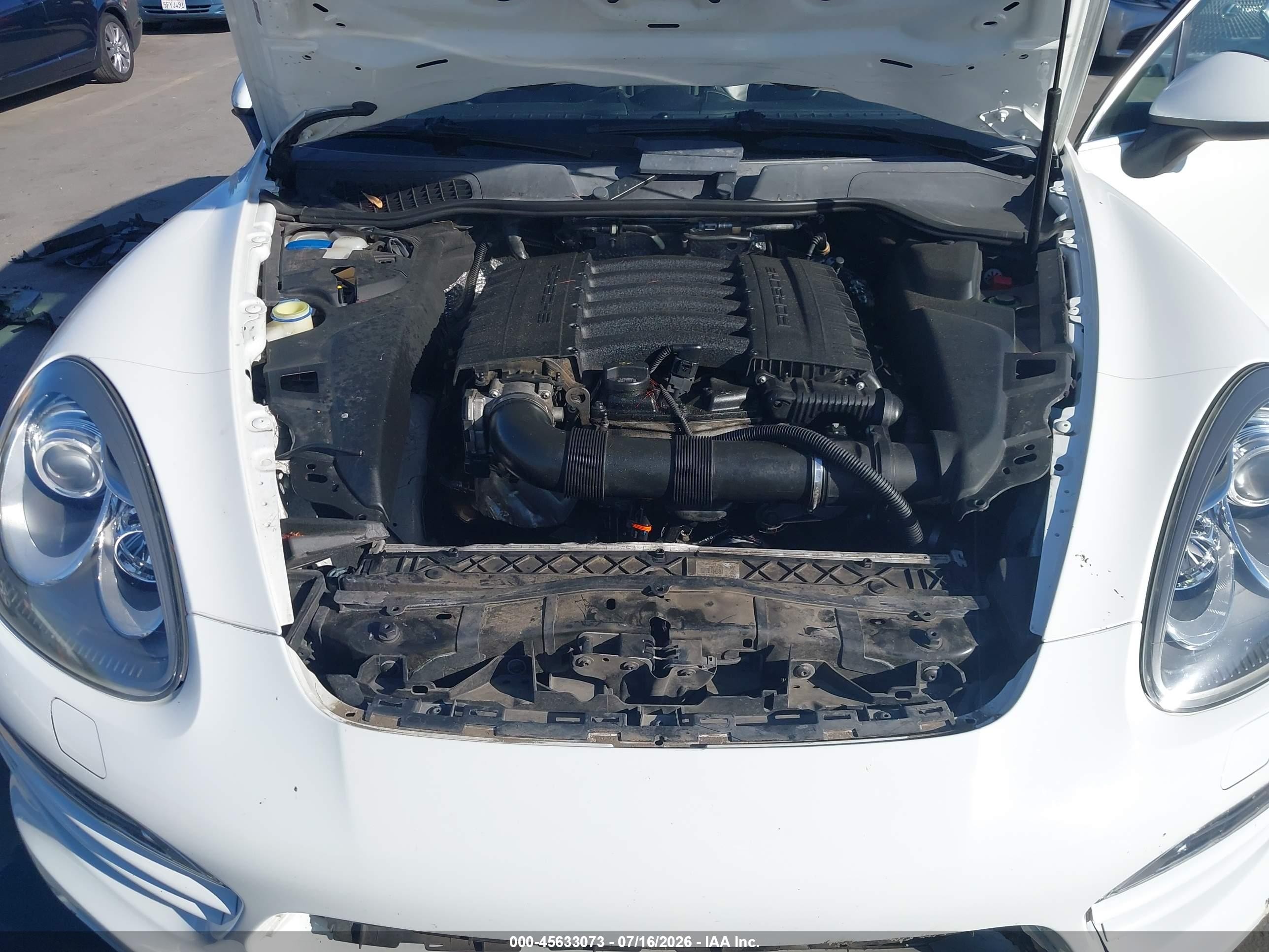 2014 Porsche Cayenne   White vin: WP1AA2A20ELA00176