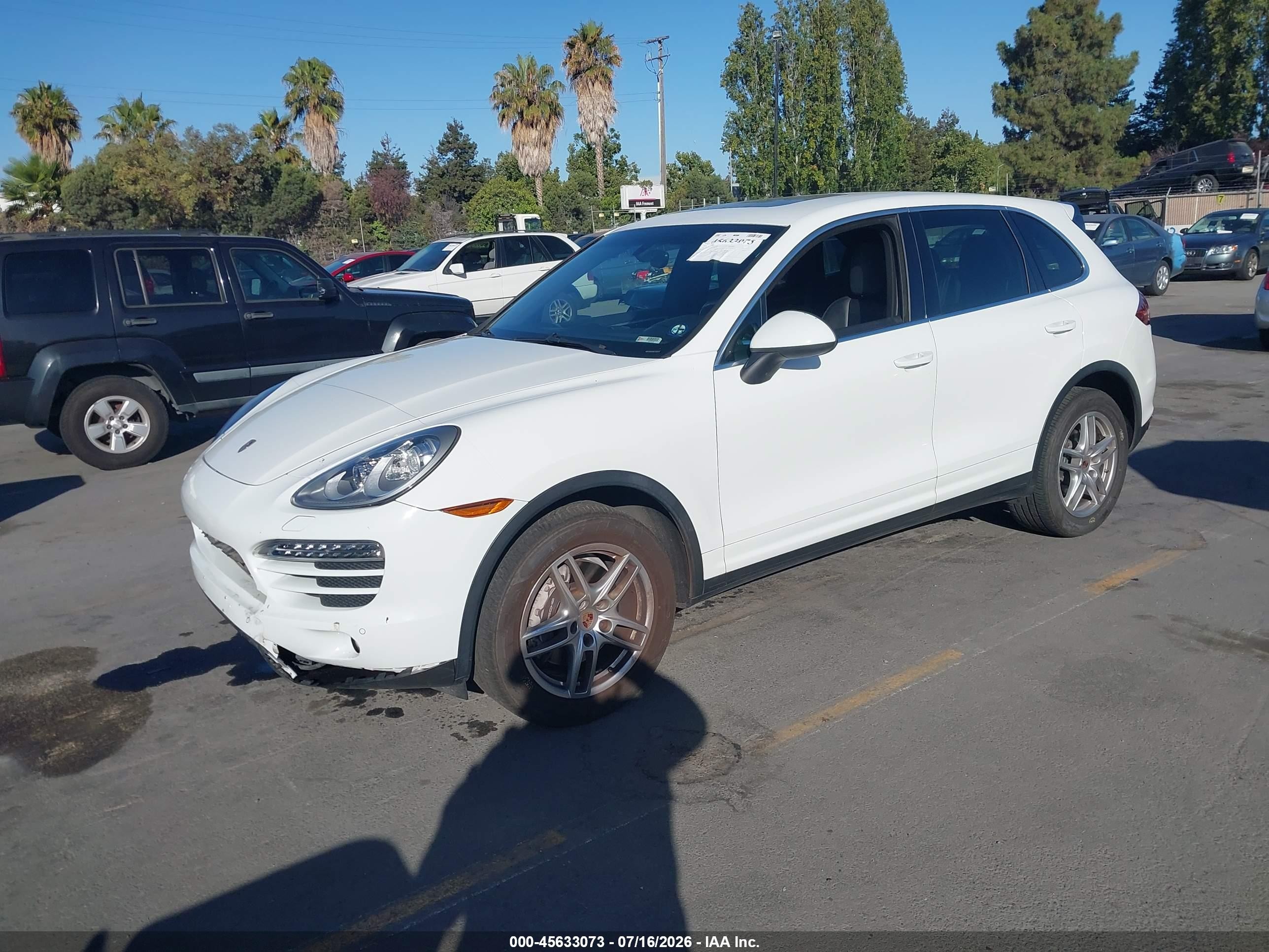 2014 Porsche Cayenne   White vin: WP1AA2A20ELA00176