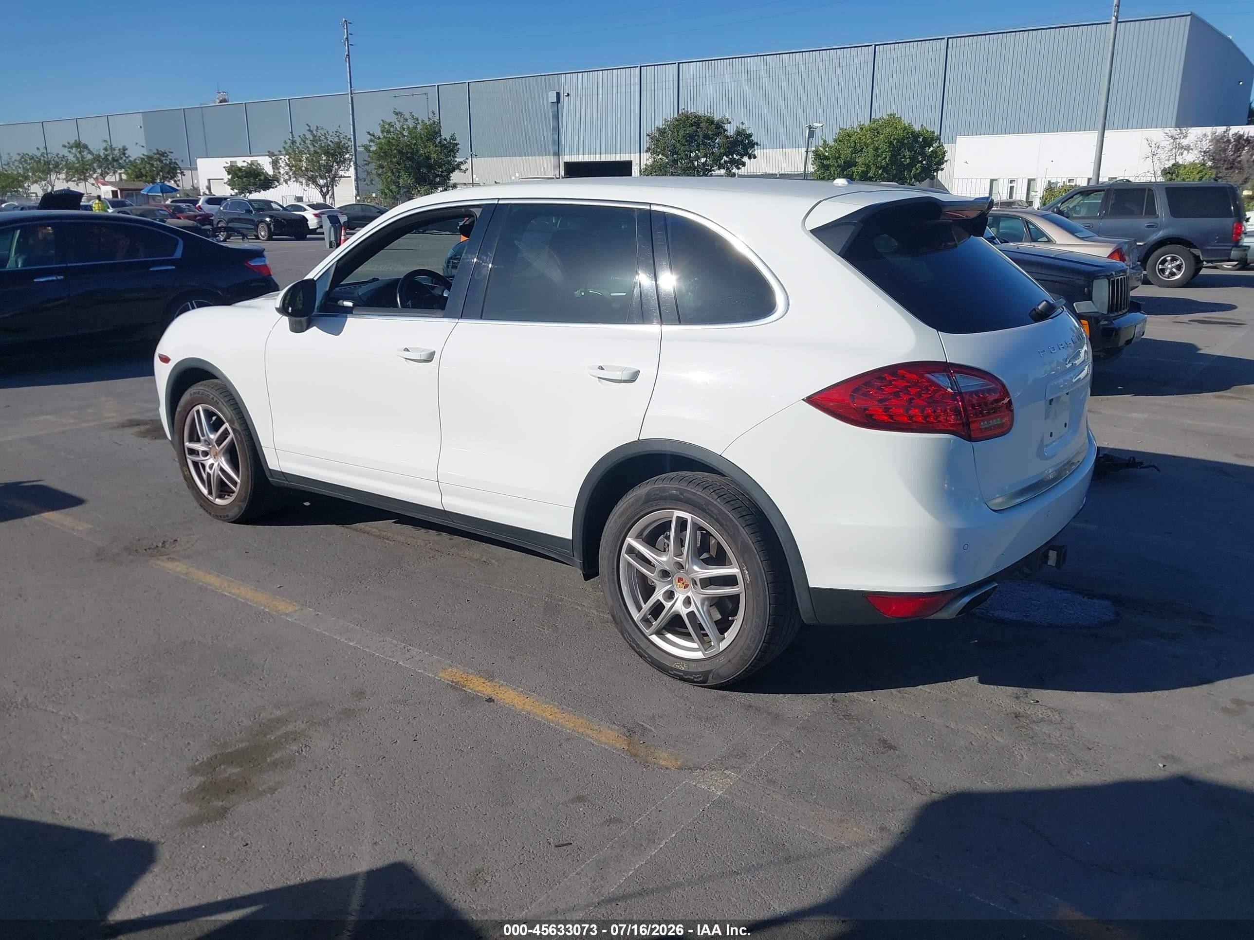 2014 Porsche Cayenne   White vin: WP1AA2A20ELA00176