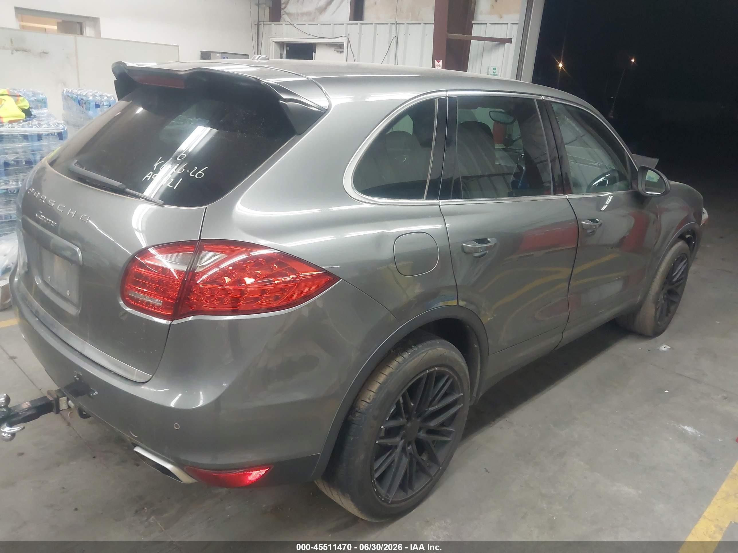 2014 Porsche Cayenne   Gray vin: WP1AA2A20ELA91921