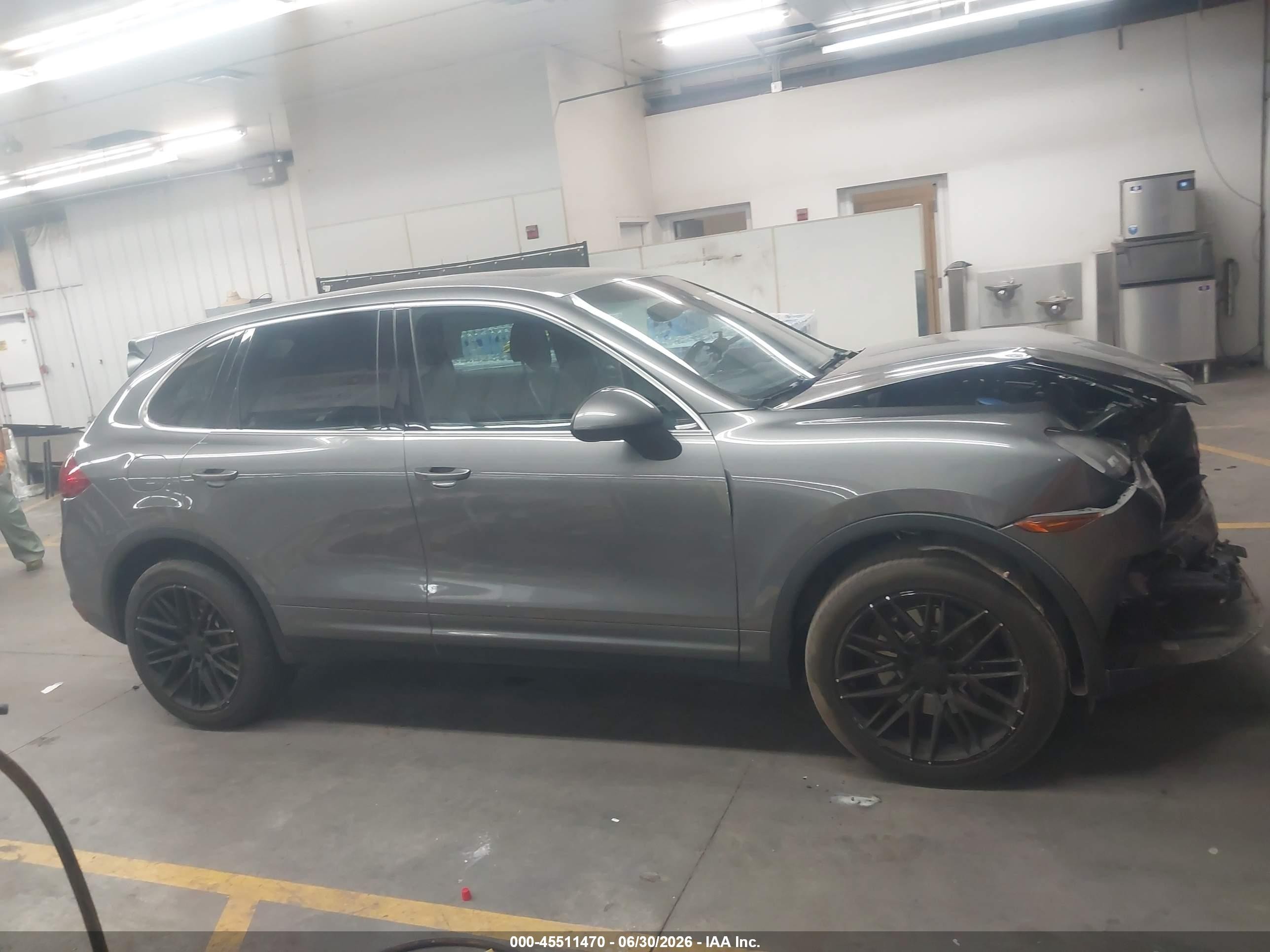 2014 Porsche Cayenne   Gray vin: WP1AA2A20ELA91921