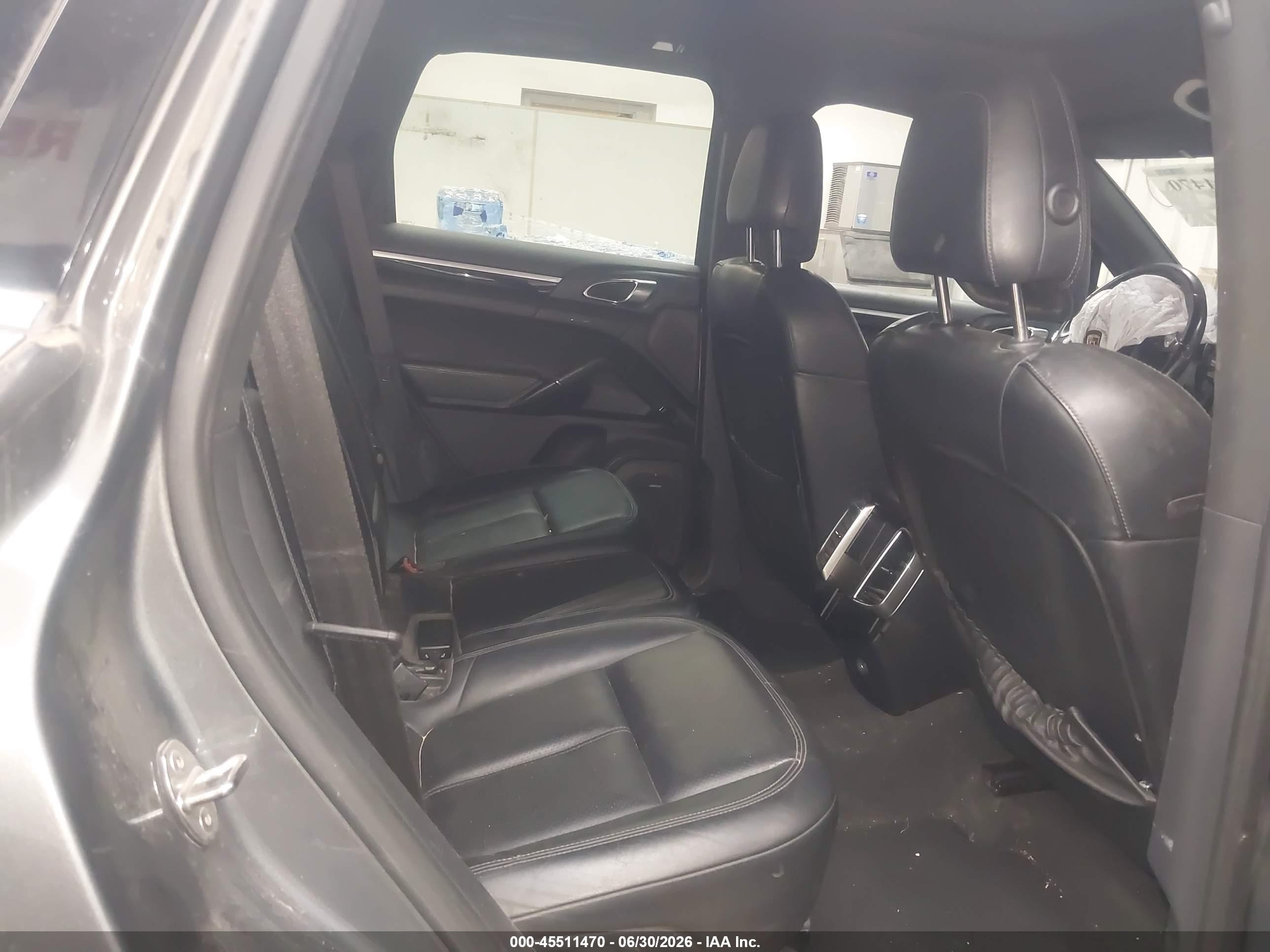 2014 Porsche Cayenne   Gray vin: WP1AA2A20ELA91921