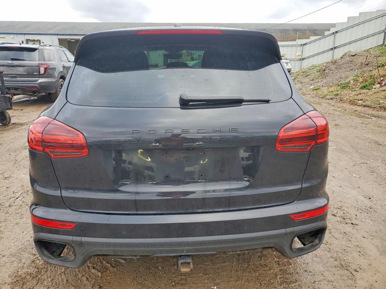 2016 Porsche Cayenne Black vin: WP1AA2A20GKA08092