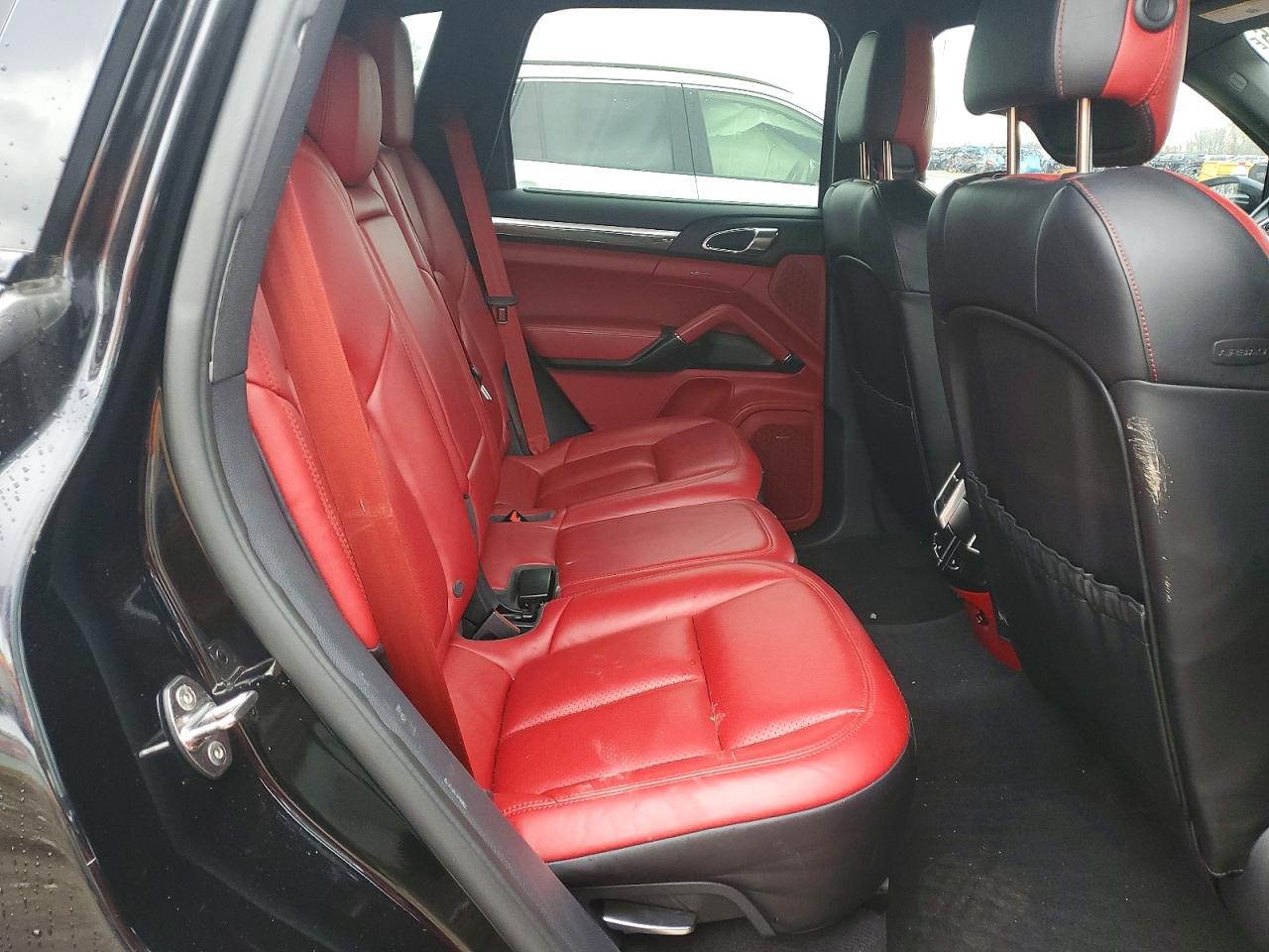 2016 Porsche Cayenne Black vin: WP1AA2A20GKA08092
