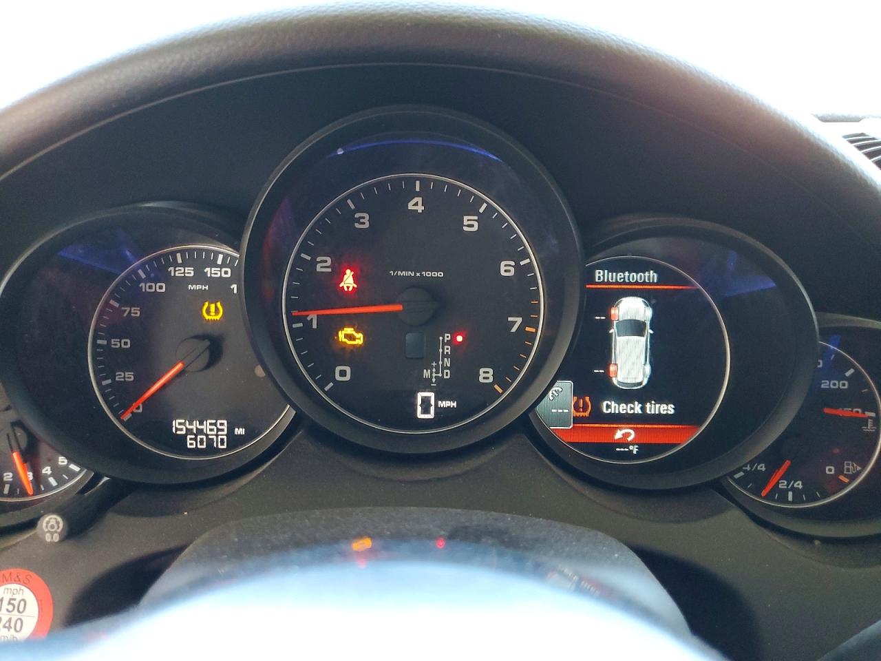 2017 Porsche Cayenne White vin: WP1AA2A20HKA82842