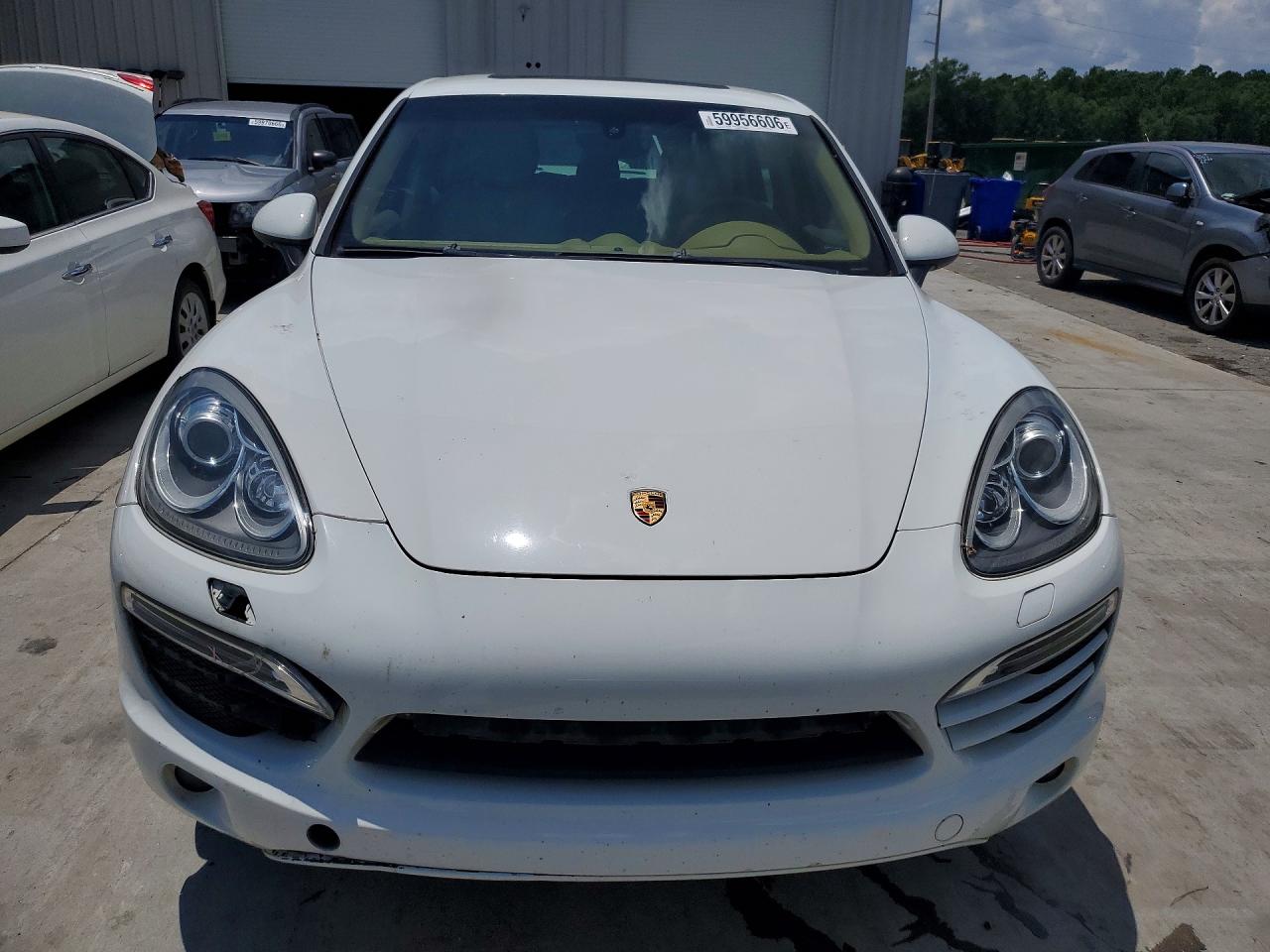 2012 Porsche Cayenne White vin: WP1AA2A21CLA11619