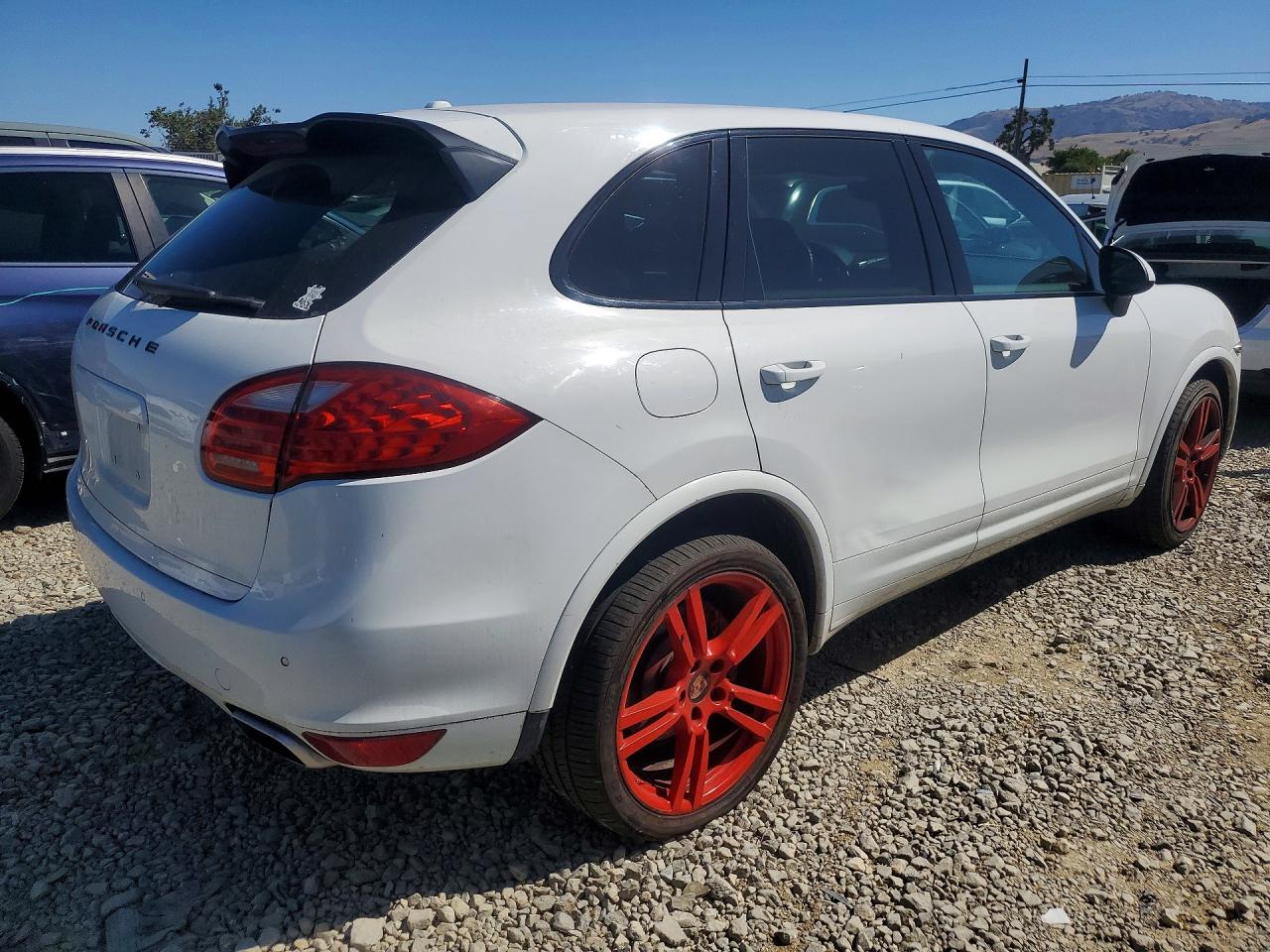 2013 Porsche Cayenne White vin: WP1AA2A21DLA09547