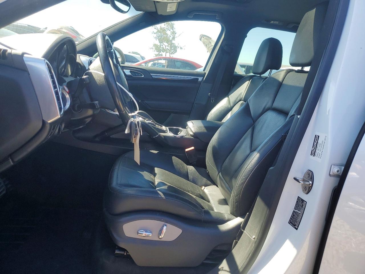 2013 Porsche Cayenne White vin: WP1AA2A21DLA09547