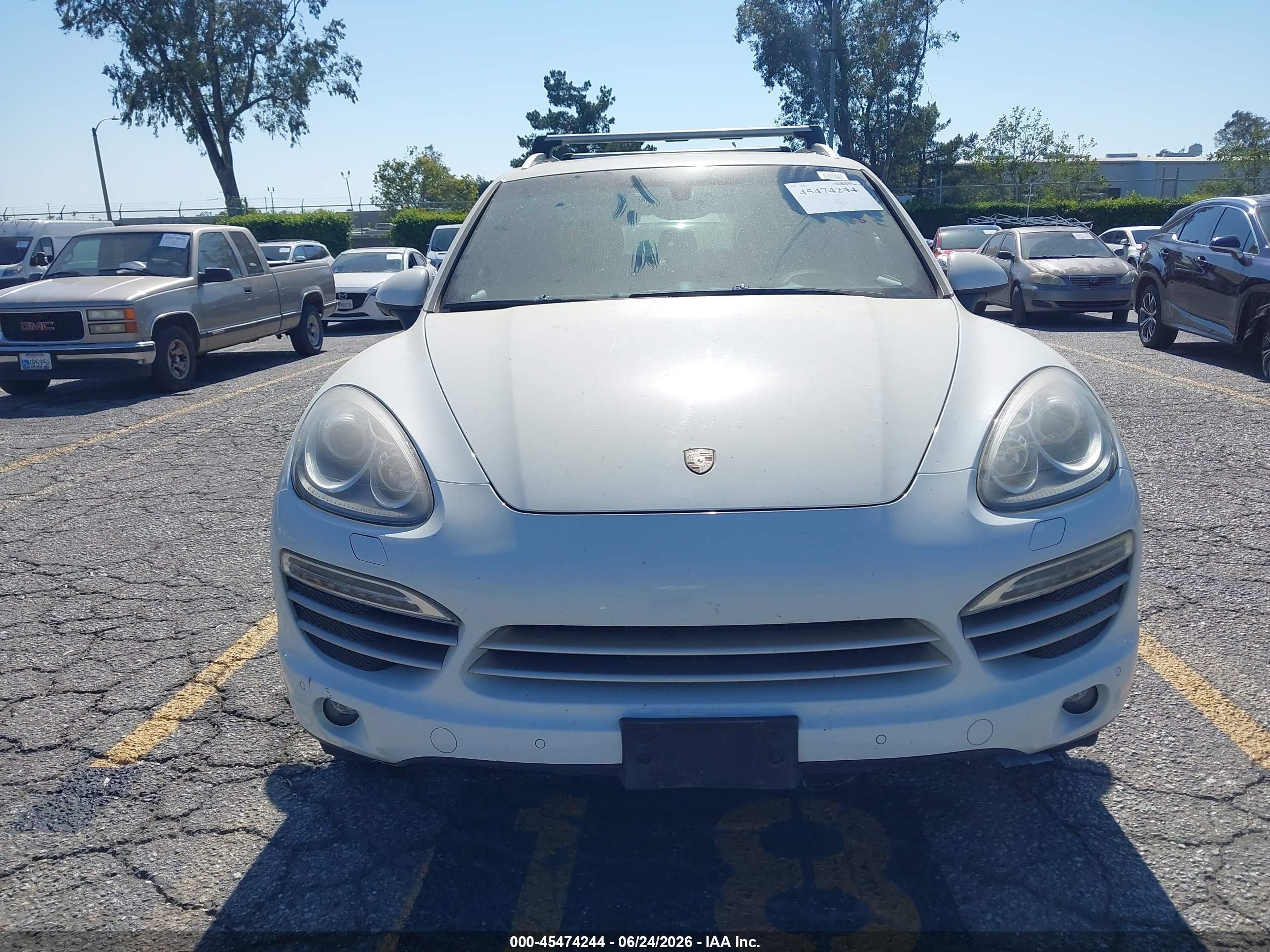 2014 Porsche Cayenne Platinum Edition White vin: WP1AA2A21ELA08528