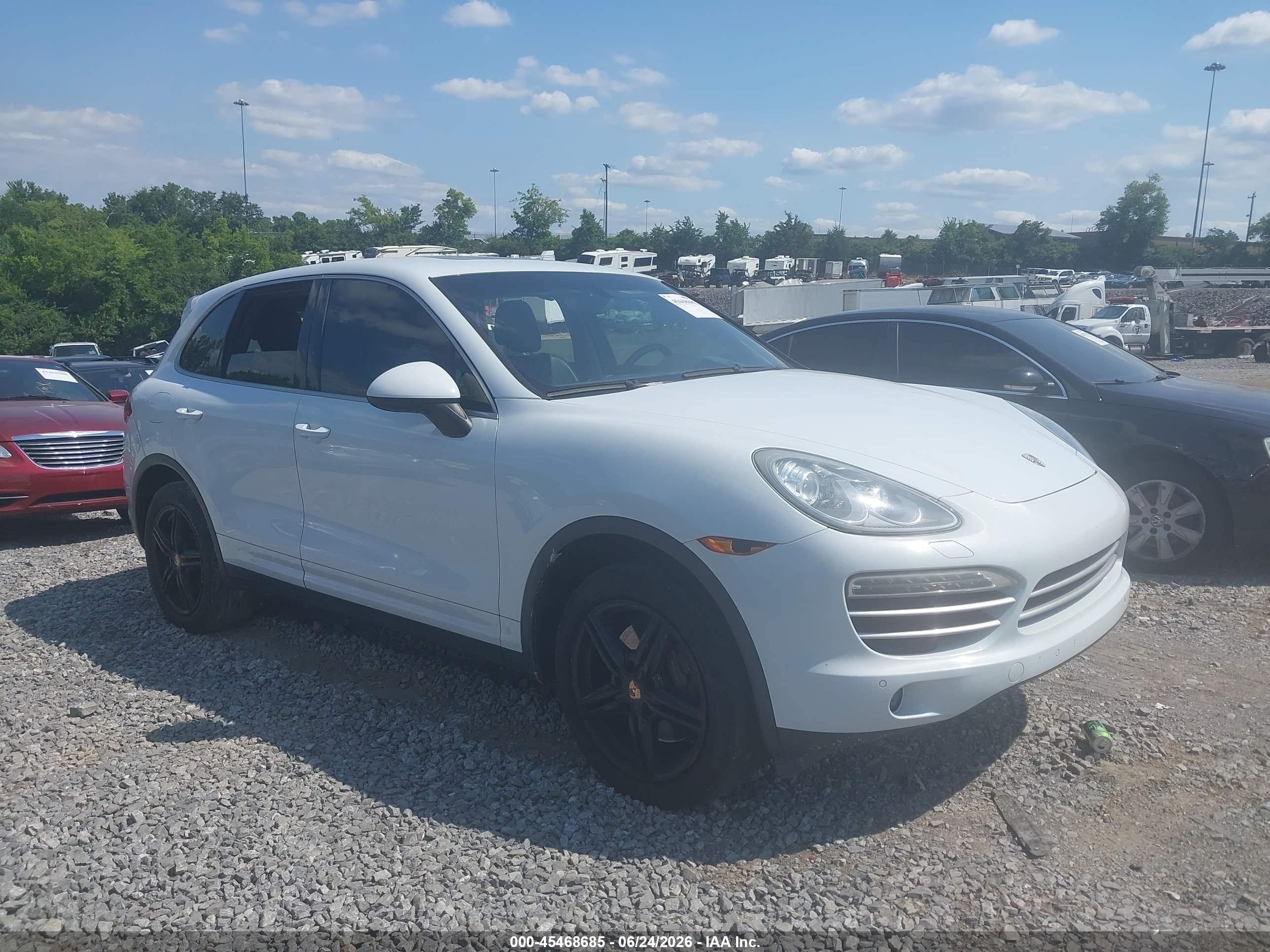 2014 Porsche Cayenne Platinum Edition White vin: WP1AA2A21ELA09310