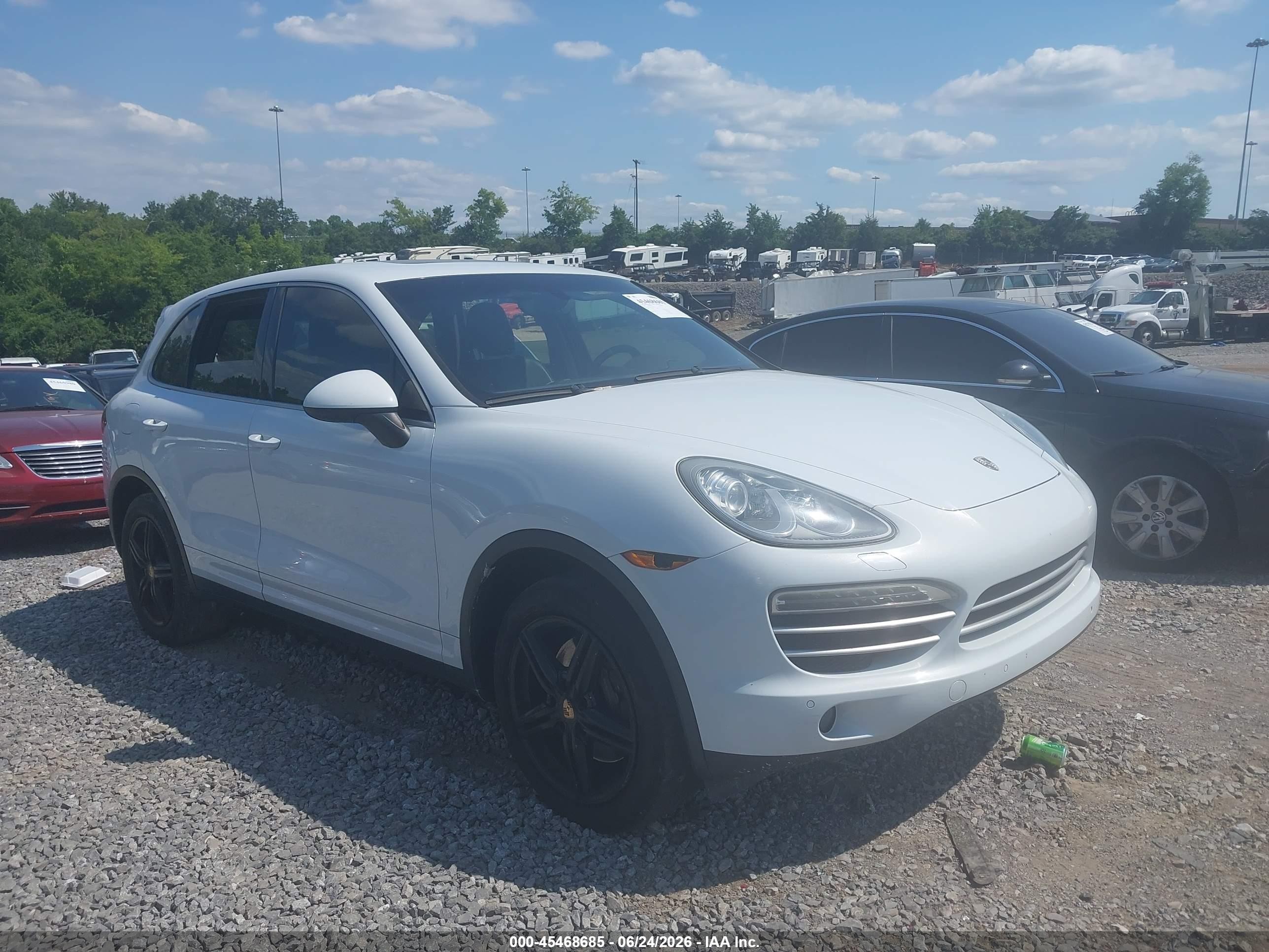 2014 Porsche Cayenne Platinum Edition White vin: WP1AA2A21ELA09310