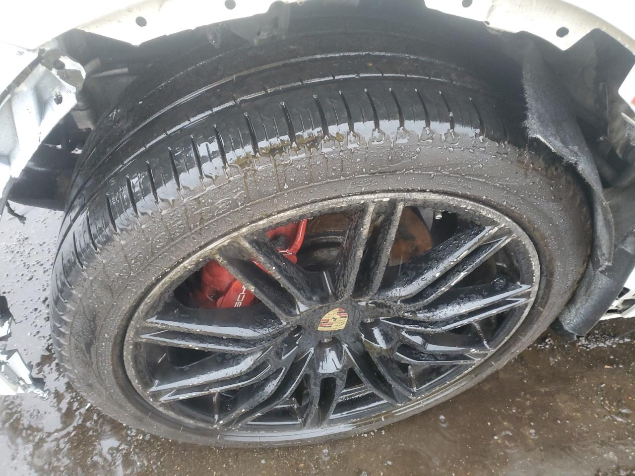2014 Porsche Cayenne White vin: WP1AA2A21ELA93869 Damage: Left Front Wheel, Curb Rash, > 12 Inches
